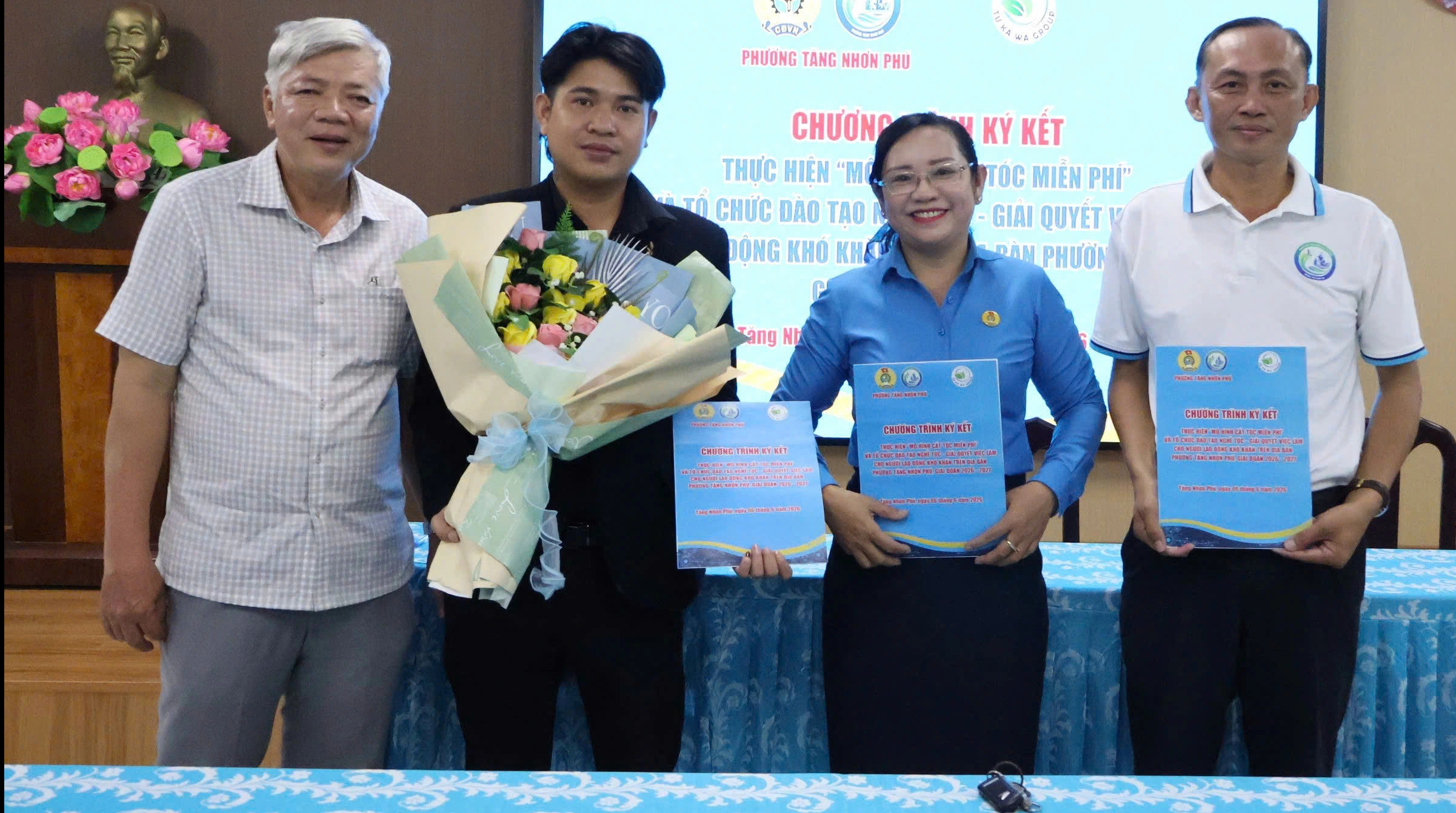 TP.HCM nghĩa tình: Người dân bất ngờ nhận ‘gấp đôi’ niềm vui- Ảnh 7. TP.HCM nghĩa tình: Người dân bất ngờ nhận ‘gấp đôi’ niềm vui- Ảnh 7.