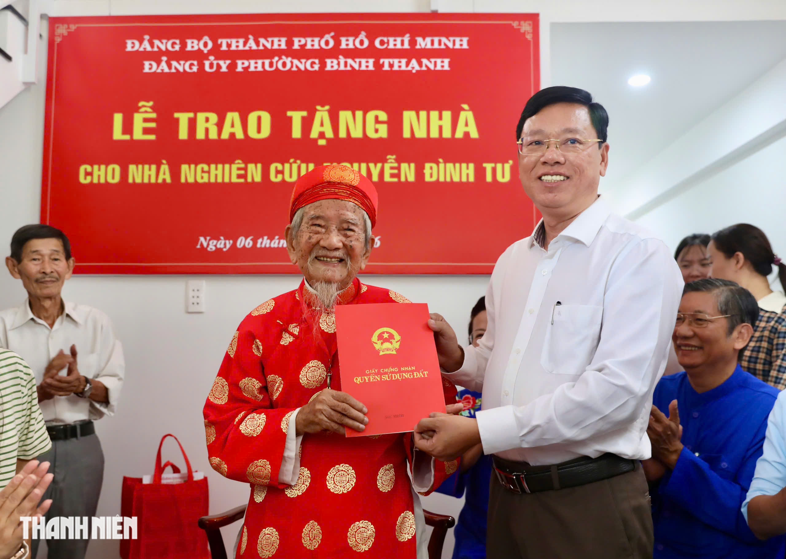 TP.HCM trao tặng nh&agrave; mới cho nh&agrave; nghi&ecirc;n cứu Nguyễn Đ&igrave;nh Tư ở tuổi 106- Ảnh 1.