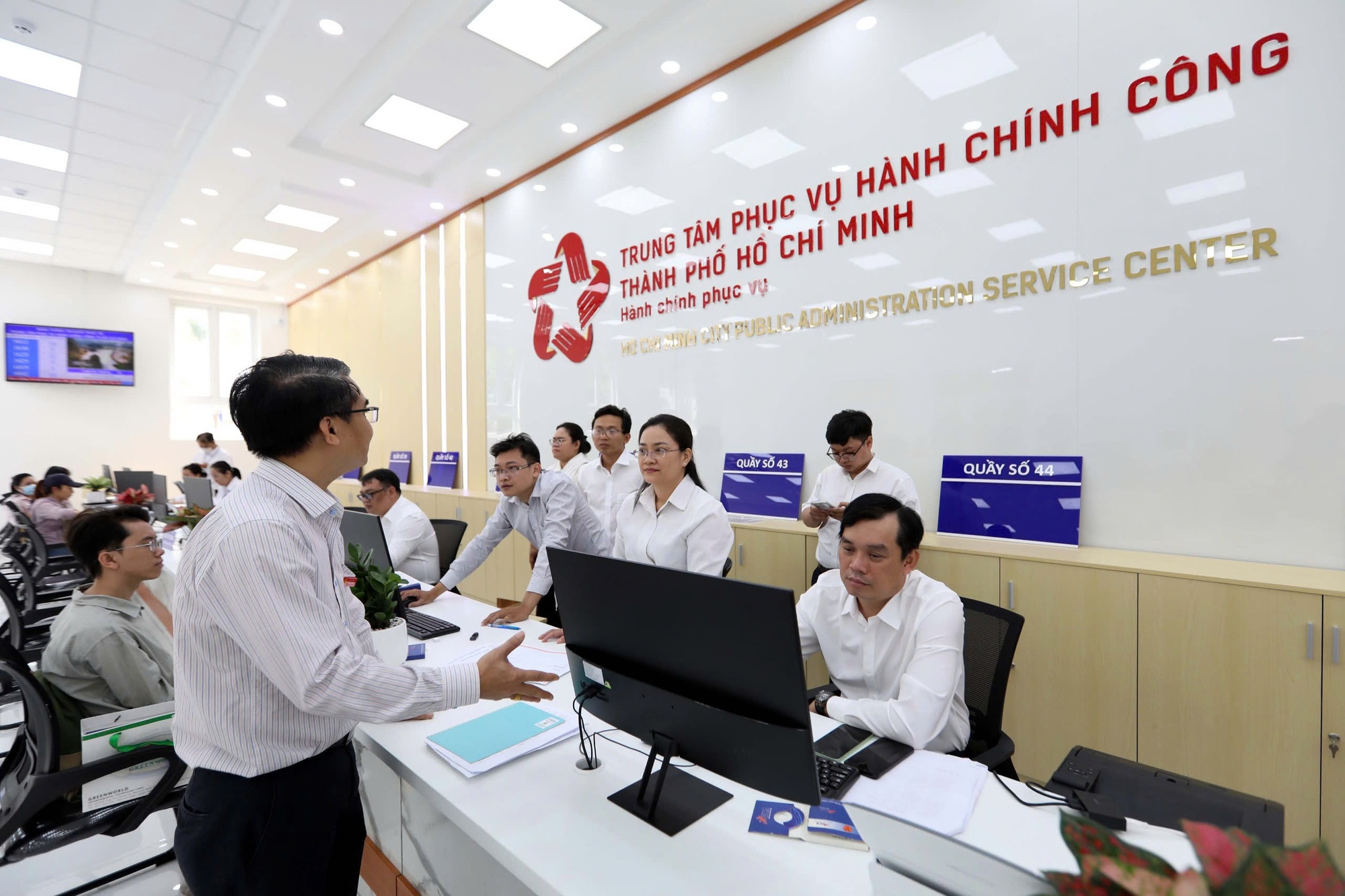 Tin tức đặc biệt trên báo in Thanh Niên 7.6.202 - Ảnh 1. Tin tức đặc biệt trên báo in Thanh Niên 7.6.202 - Ảnh 1.