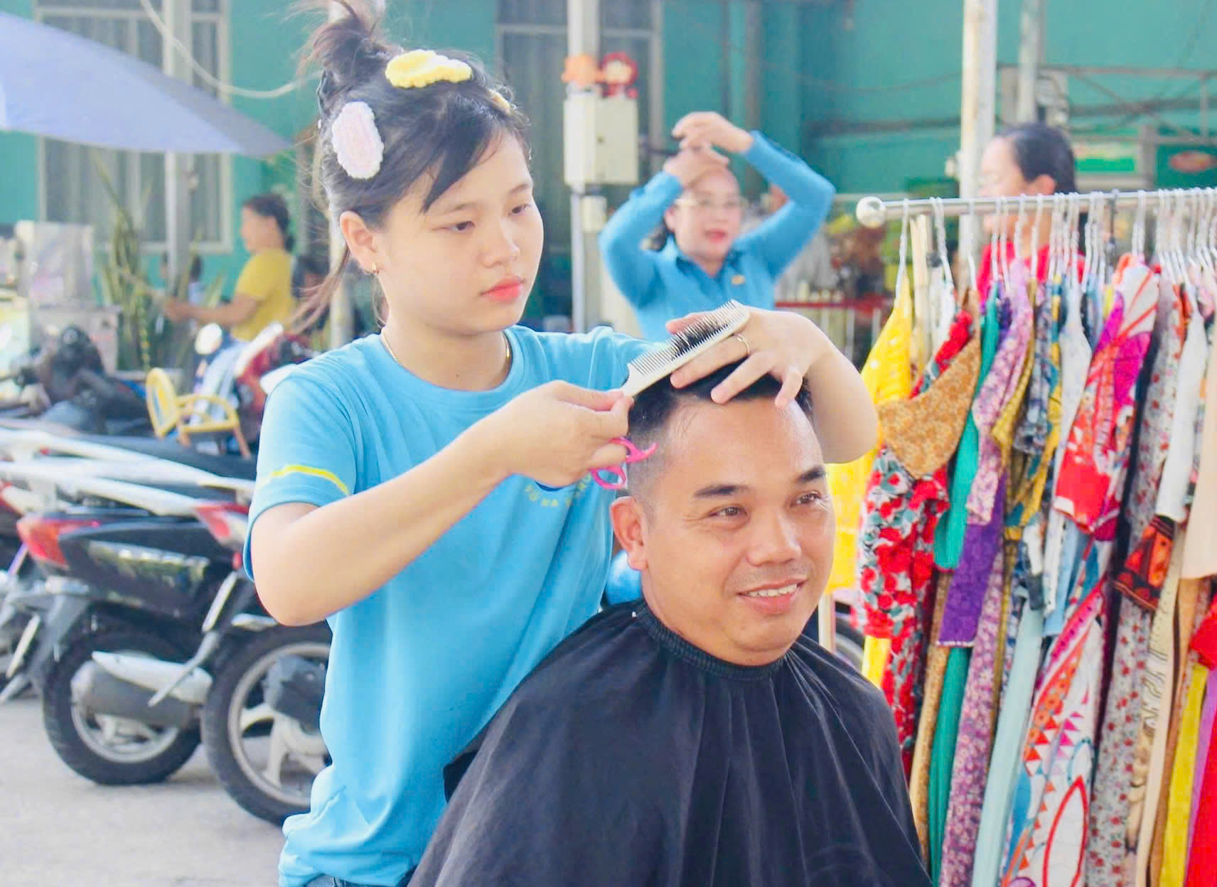 TP.HCM nghĩa tình: Người dân bất ngờ nhận ‘gấp đôi’ niềm vui- Ảnh 1. TP.HCM nghĩa tình: Người dân bất ngờ nhận ‘gấp đôi’ niềm vui- Ảnh 1.