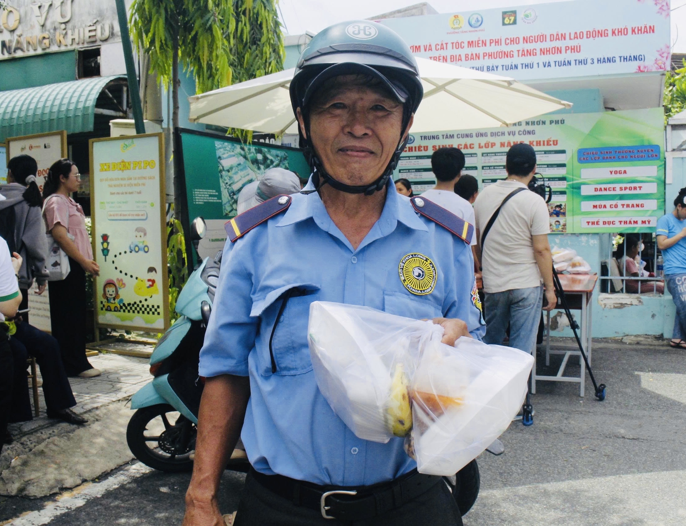 TP.HCM nghĩa tình: Người dân bất ngờ nhận ‘gấp đôi’ niềm vui- Ảnh 3.