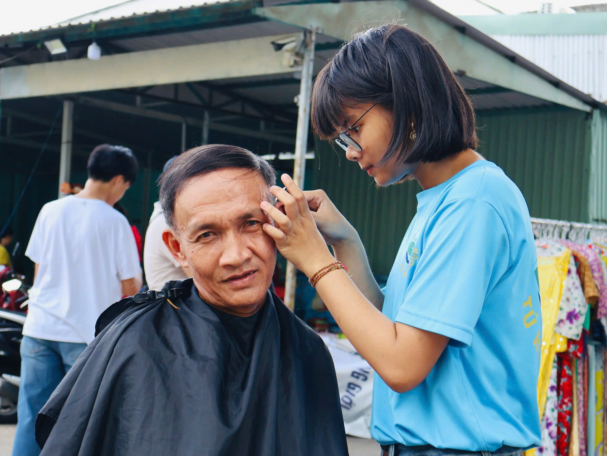 TP.HCM nghĩa tình: Người dân bất ngờ nhận ‘gấp đôi’ niềm vui- Ảnh 2.