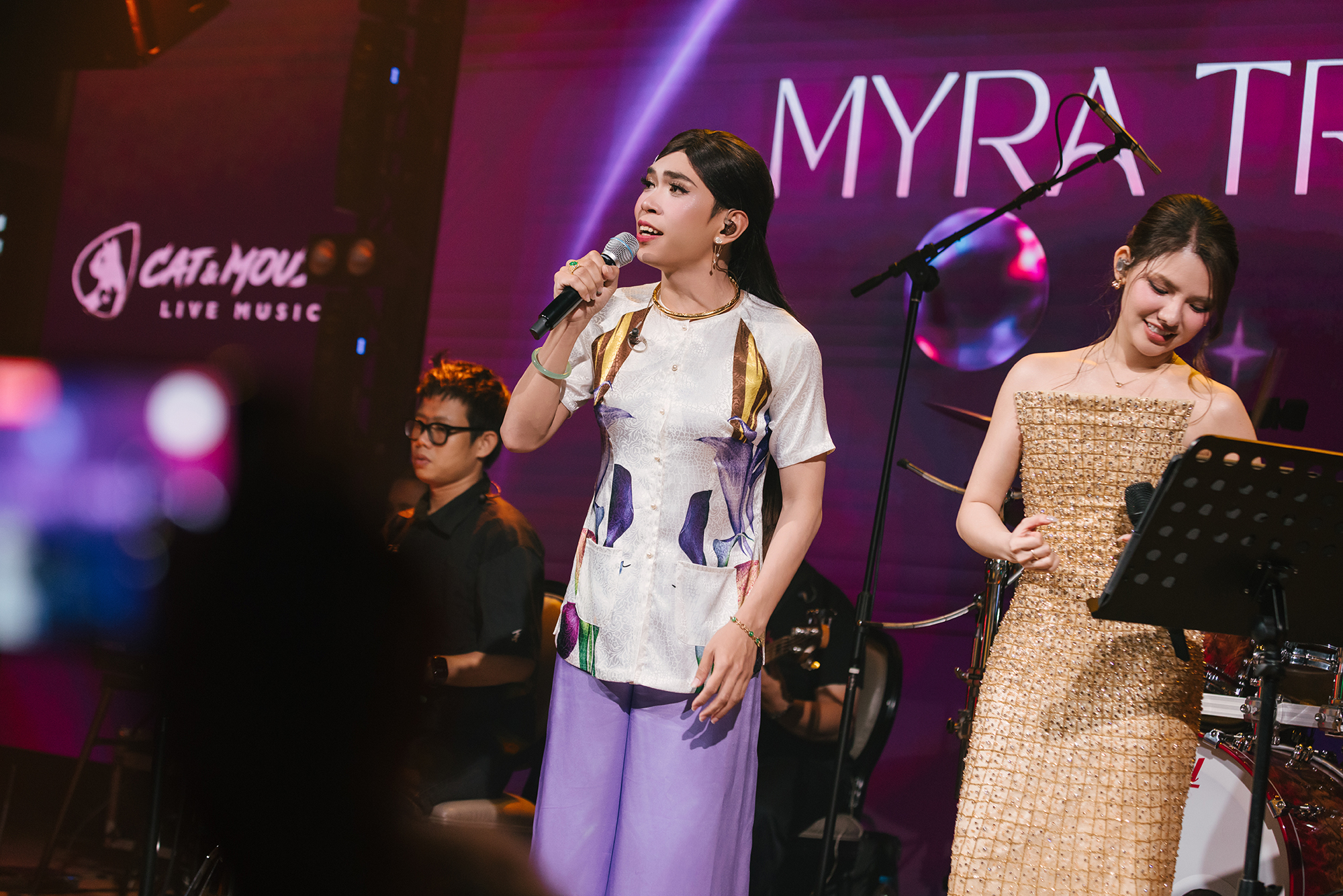 Myra Trần bật khóc vì câu nói của cô giáo Hồ Quỳnh Hương- Ảnh 4. Myra Trần bật khóc vì câu nói của cô giáo Hồ Quỳnh Hương- Ảnh 4.
