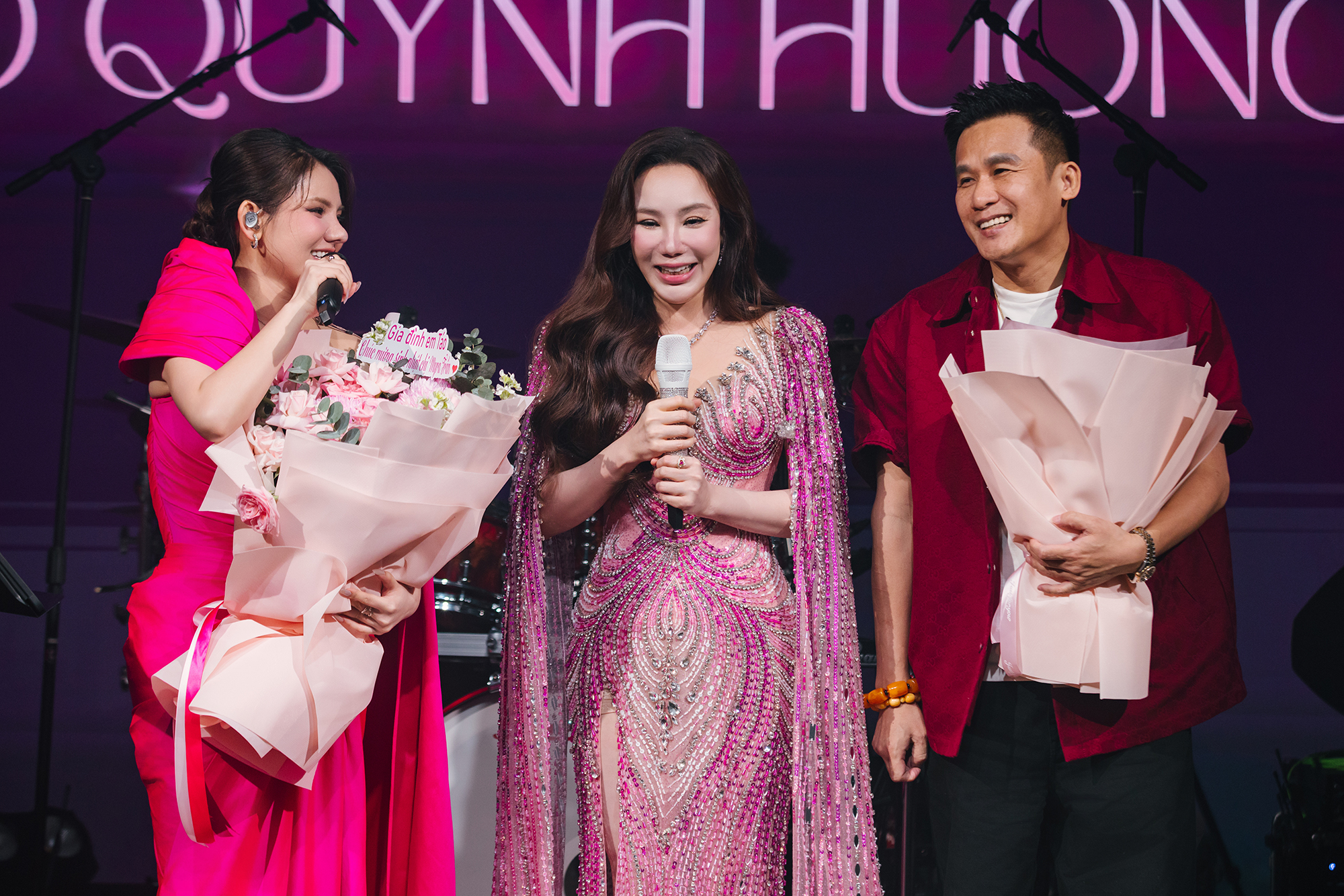 Myra Trần bật khóc vì câu nói của cô giáo Hồ Quỳnh Hương- Ảnh 5. Myra Trần bật khóc vì câu nói của cô giáo Hồ Quỳnh Hương- Ảnh 5.