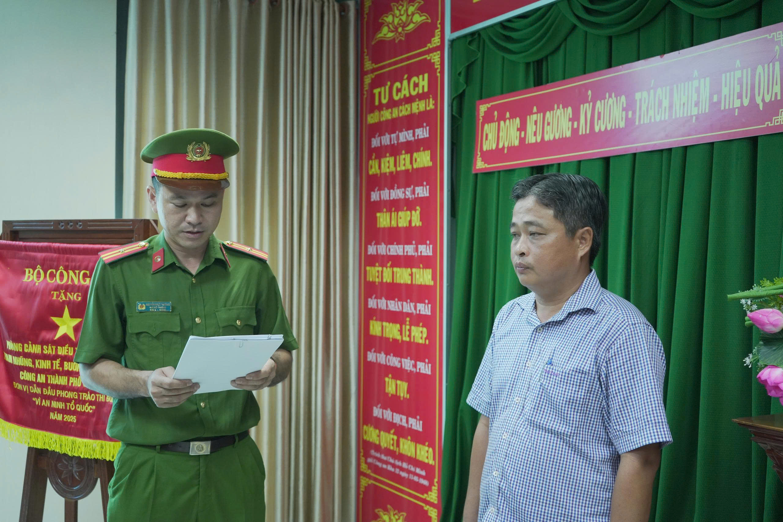 Bắt nguyên Trưởng ban Tổ chức Tỉnh ủy Sóc Trăng cũ- Ảnh 1.