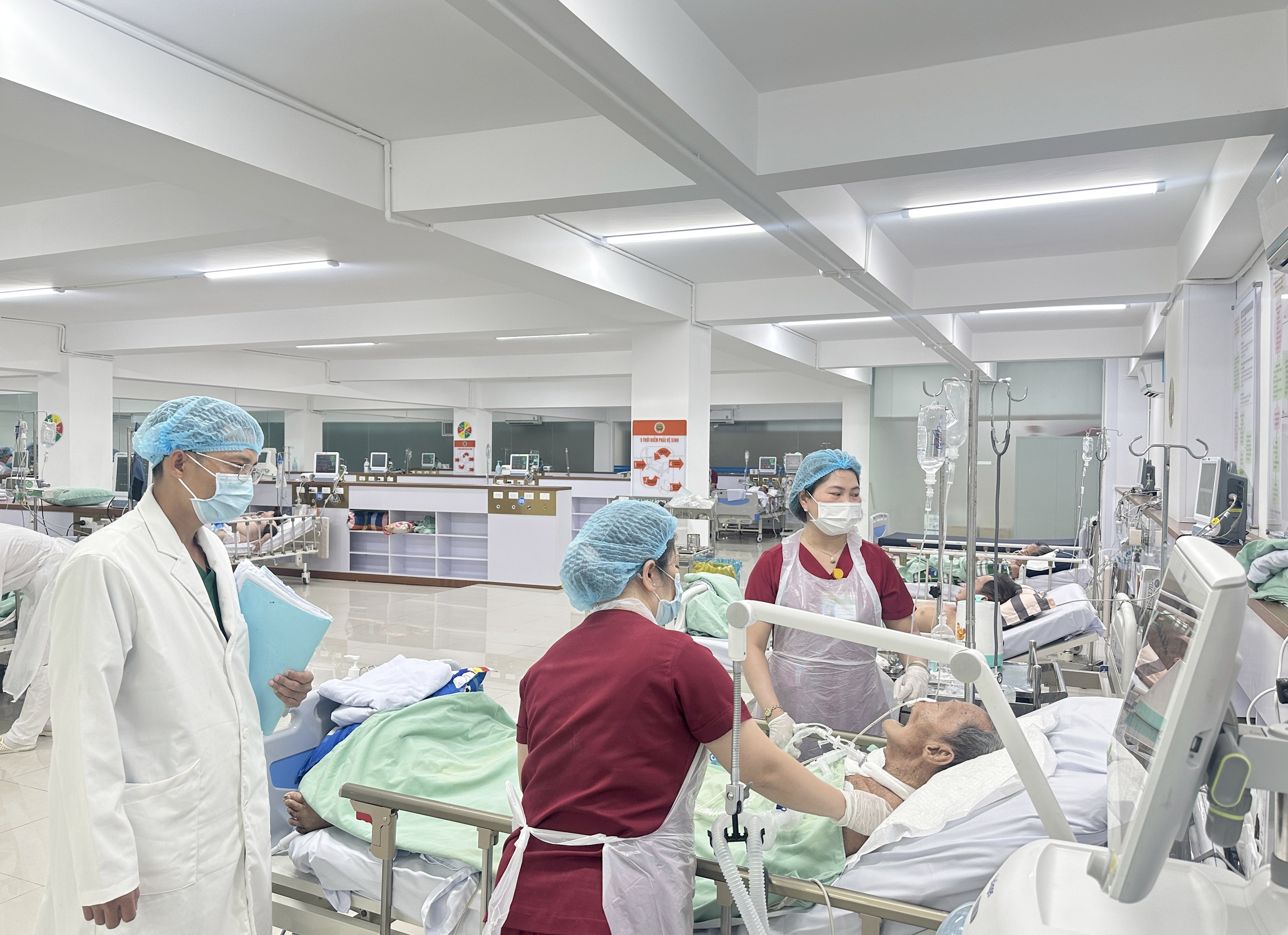 Bệnh viện Quân y 121 nỗ lực vươn tầm cao mới- Ảnh 1. Bệnh viện Quân y 121 nỗ lực vươn tầm cao mới- Ảnh 1.