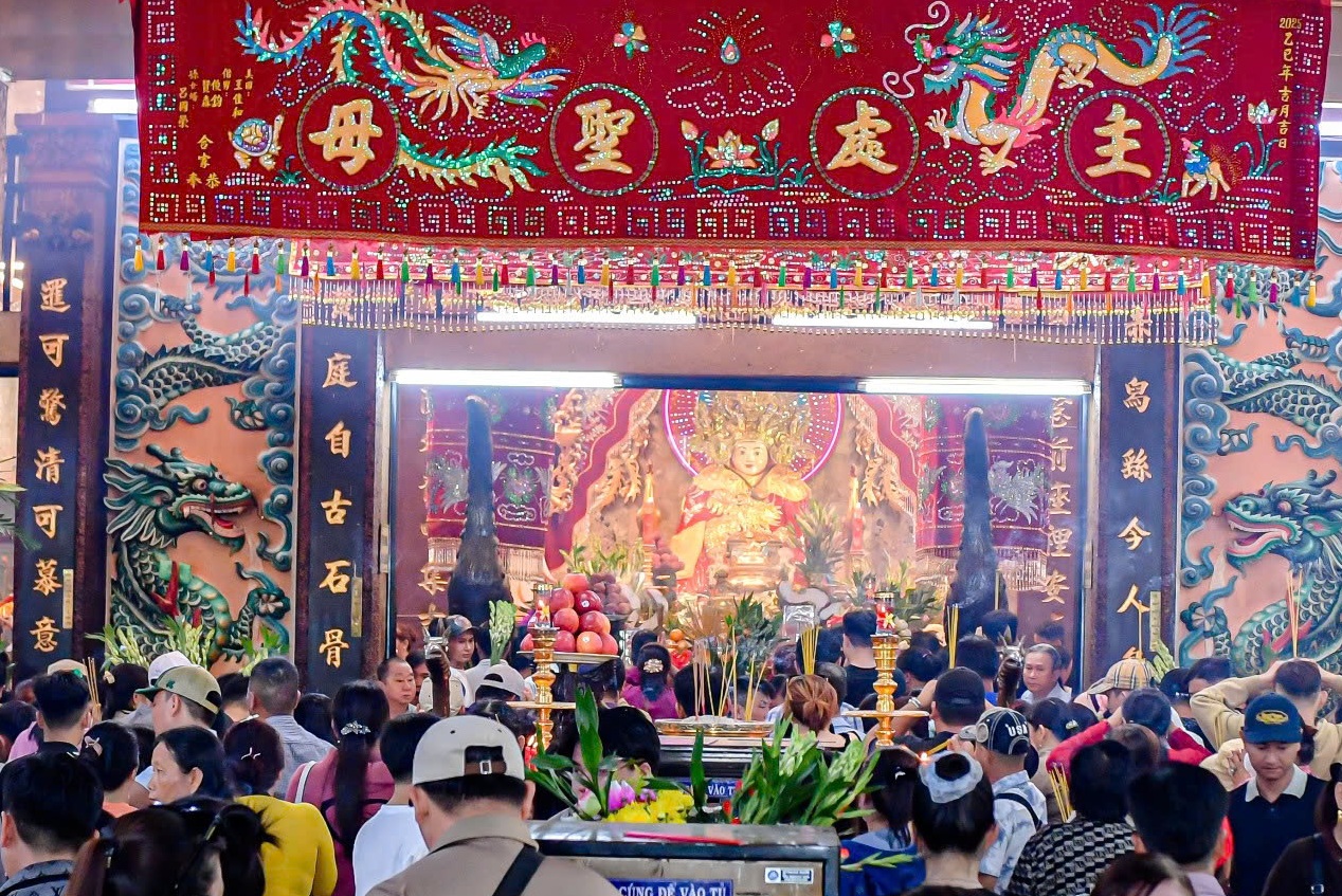 Dòng người bất tận đổ về “xứ sở thần tiên” - An Giang dự hội vía Bà - Ảnh 11.