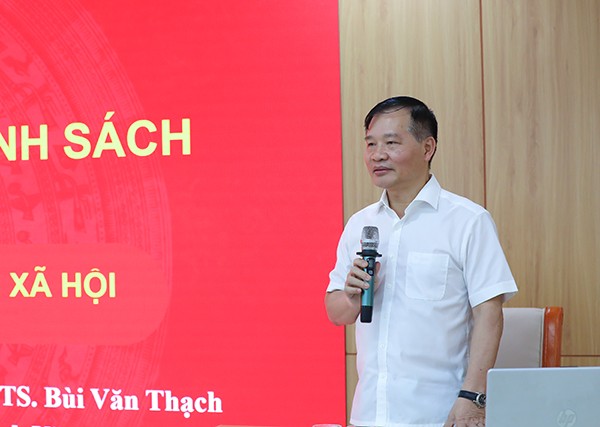 NHCSXH nâng cao năng lực đội ngũ cán bộ lãnh đạo- Ảnh 3. NHCSXH nâng cao năng lực đội ngũ cán bộ lãnh đạo- Ảnh 3.
