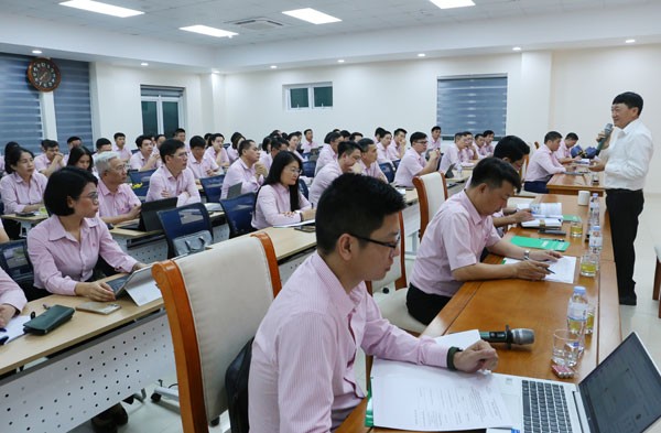 NHCSXH nâng cao năng lực đội ngũ cán bộ lãnh đạo- Ảnh 5. NHCSXH nâng cao năng lực đội ngũ cán bộ lãnh đạo- Ảnh 5.
