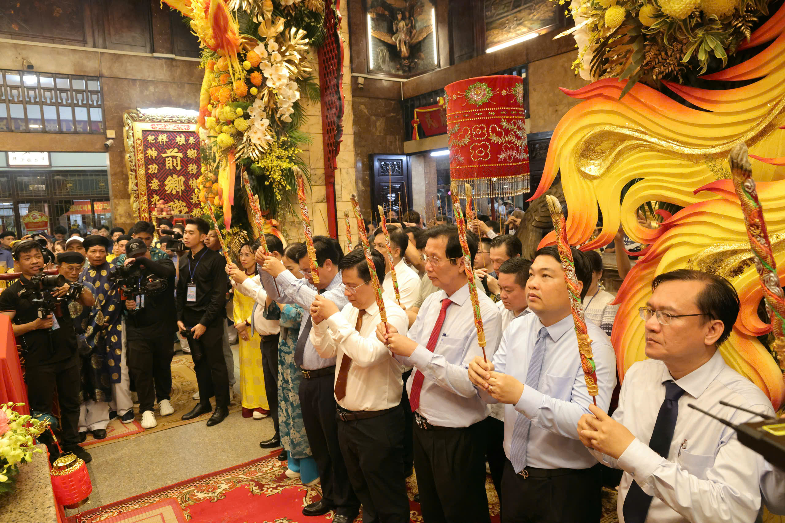 Dòng người bất tận đổ về “xứ sở thần tiên” - An Giang dự hội vía Bà - Ảnh 2.
