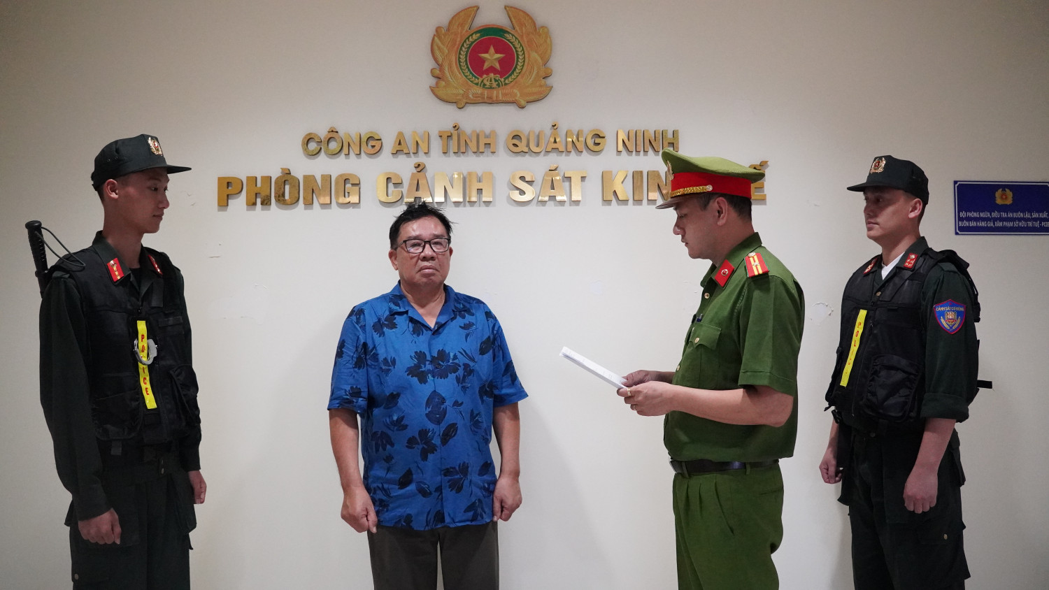 Khởi tố ông Vương Đức Lanh lừa bán đất 'ma' tại Hạ Long- Ảnh 1. Khởi tố ông Vương Đức Lanh lừa bán đất 'ma' tại Hạ Long- Ảnh 1.