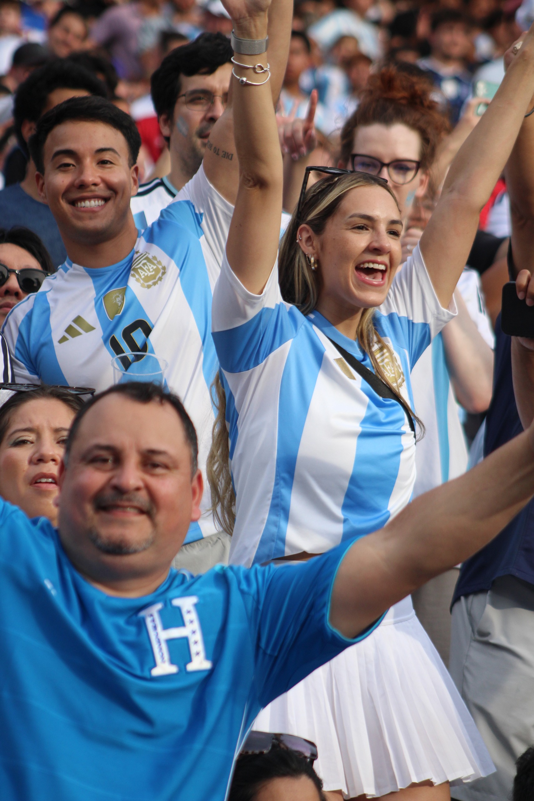 Người Việt ngắm thủ lĩnh nhà đương kim vô địch World Cup Lionel Messi - Ảnh 5.