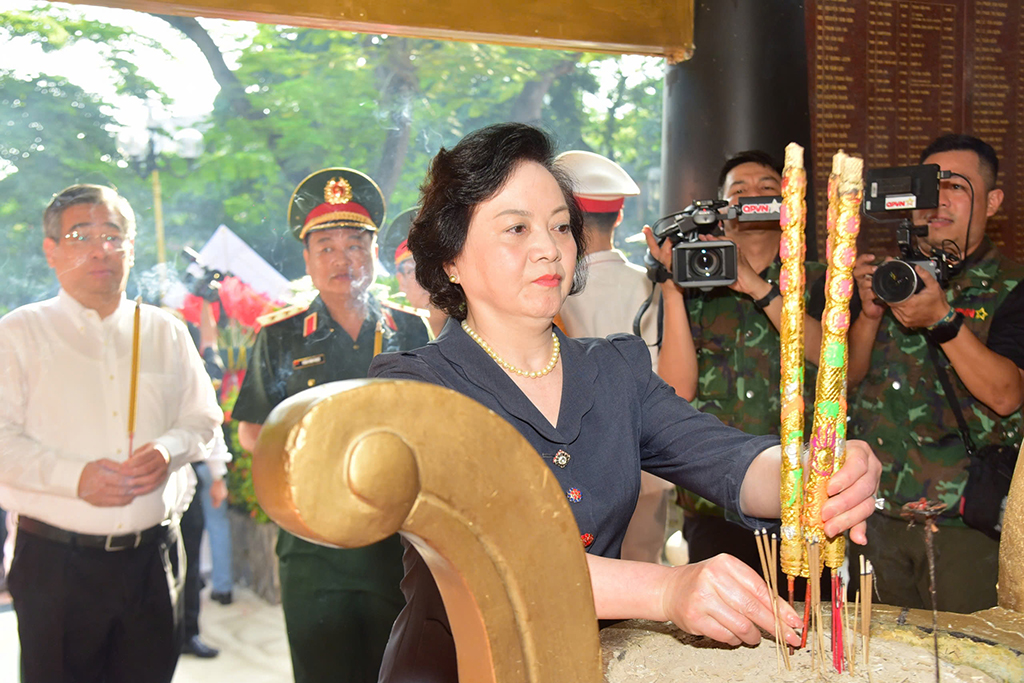 Đầu tháng 7 khai quật mộ liệt sĩ tại Công viên Lê Thị Riêng- Ảnh 3. Đầu tháng 7 khai quật mộ liệt sĩ tại Công viên Lê Thị Riêng- Ảnh 3.