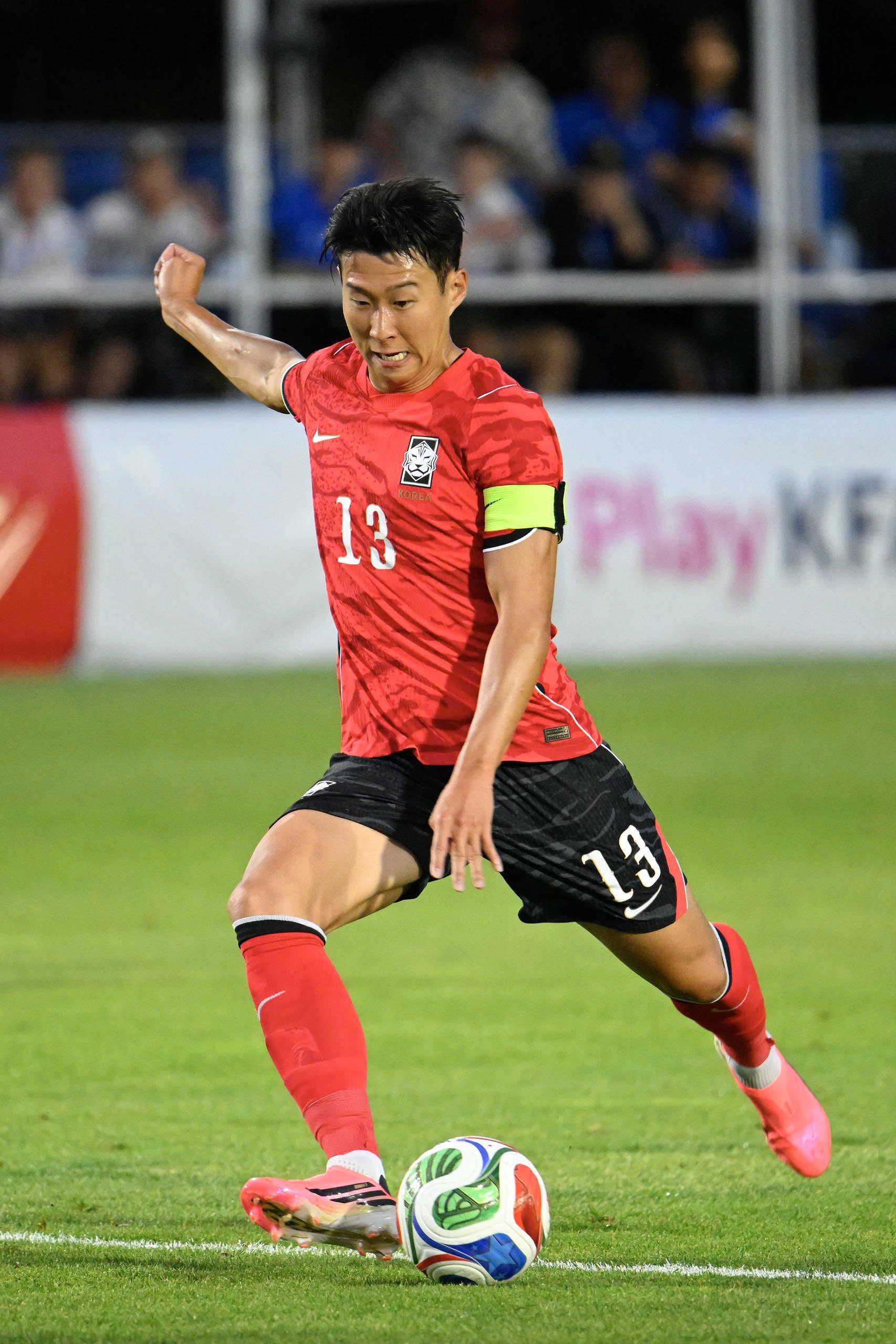 Son Heung-min: Bàn chân bé nhỏ mang sứ mệnh lớn- Ảnh 1. Son Heung-min: Bàn chân bé nhỏ mang sứ mệnh lớn- Ảnh 1.