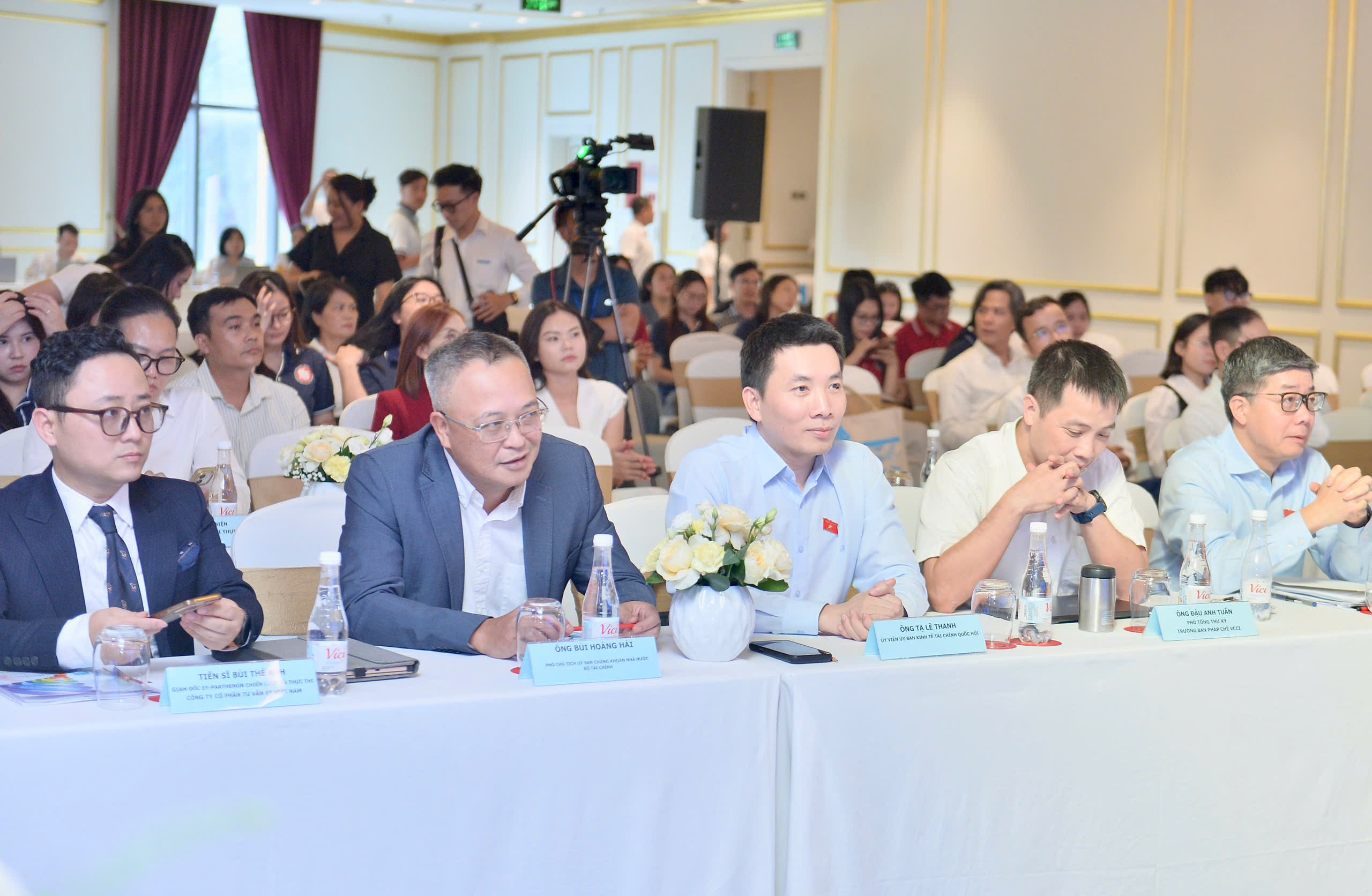 Tăng trưởng 2 chữ số đ&ograve;i hỏi sự quyết liệt thay đổi về tư duy - Ảnh 2.