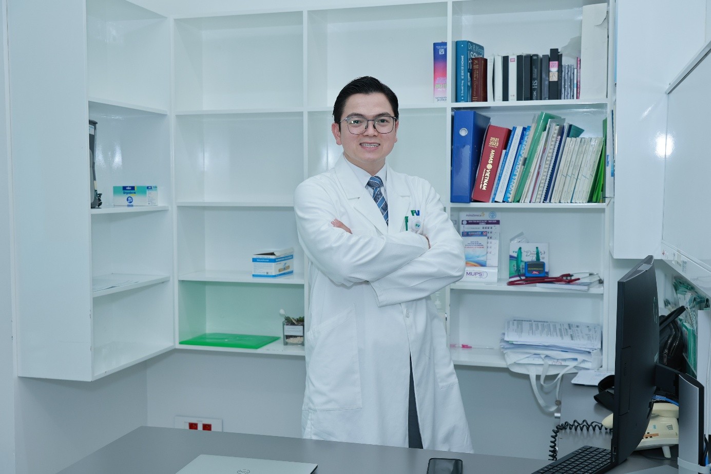 Tiến sĩ, bác sĩ Nguyễn Ngọc Hà: Robot là tiêu chuẩn 'ăn ngon mặc đẹp' trong phẫu thuật hiện đại- Ảnh 1.