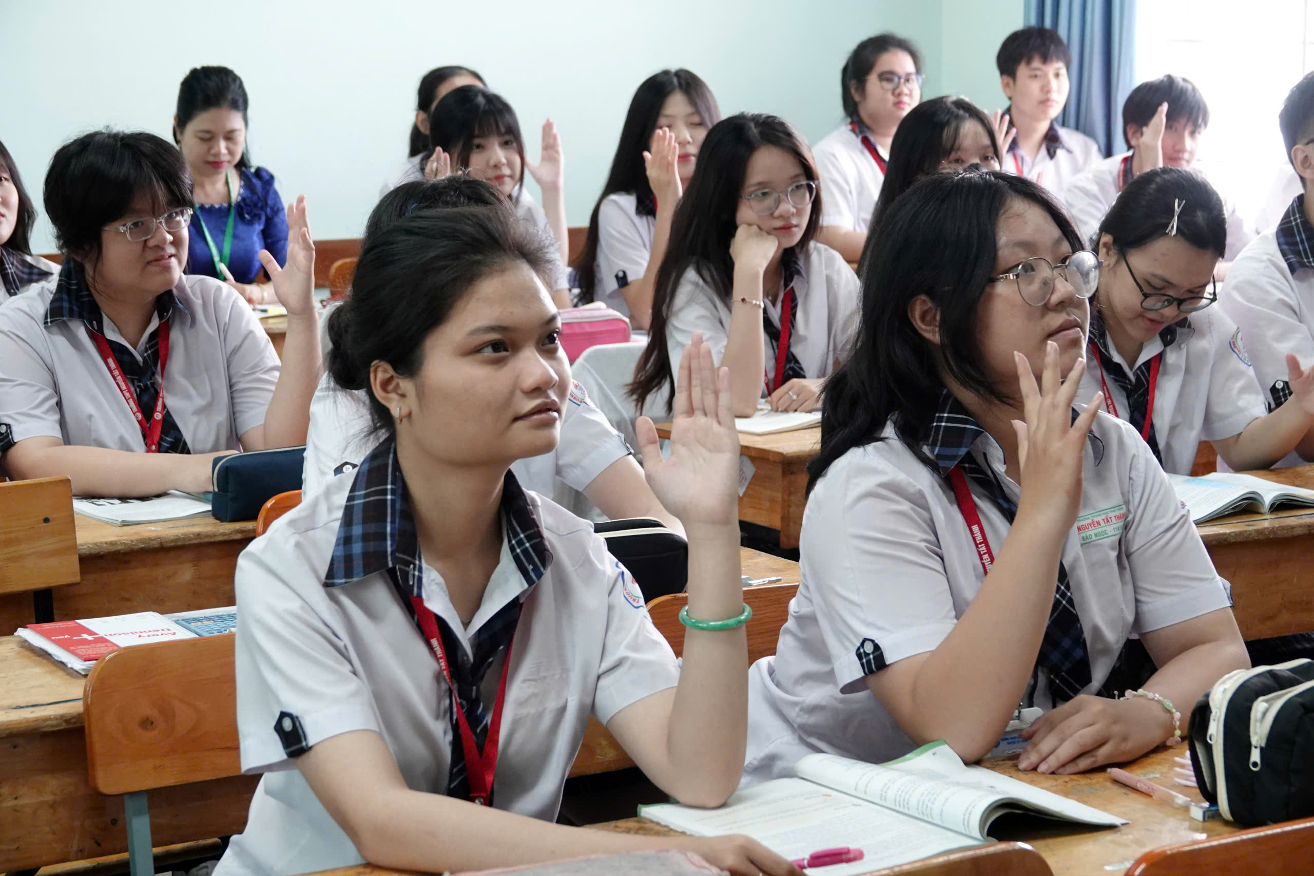 Kỳ thi THPT đầu tiên với 34 tỉnh, thành phố - Ảnh 1.