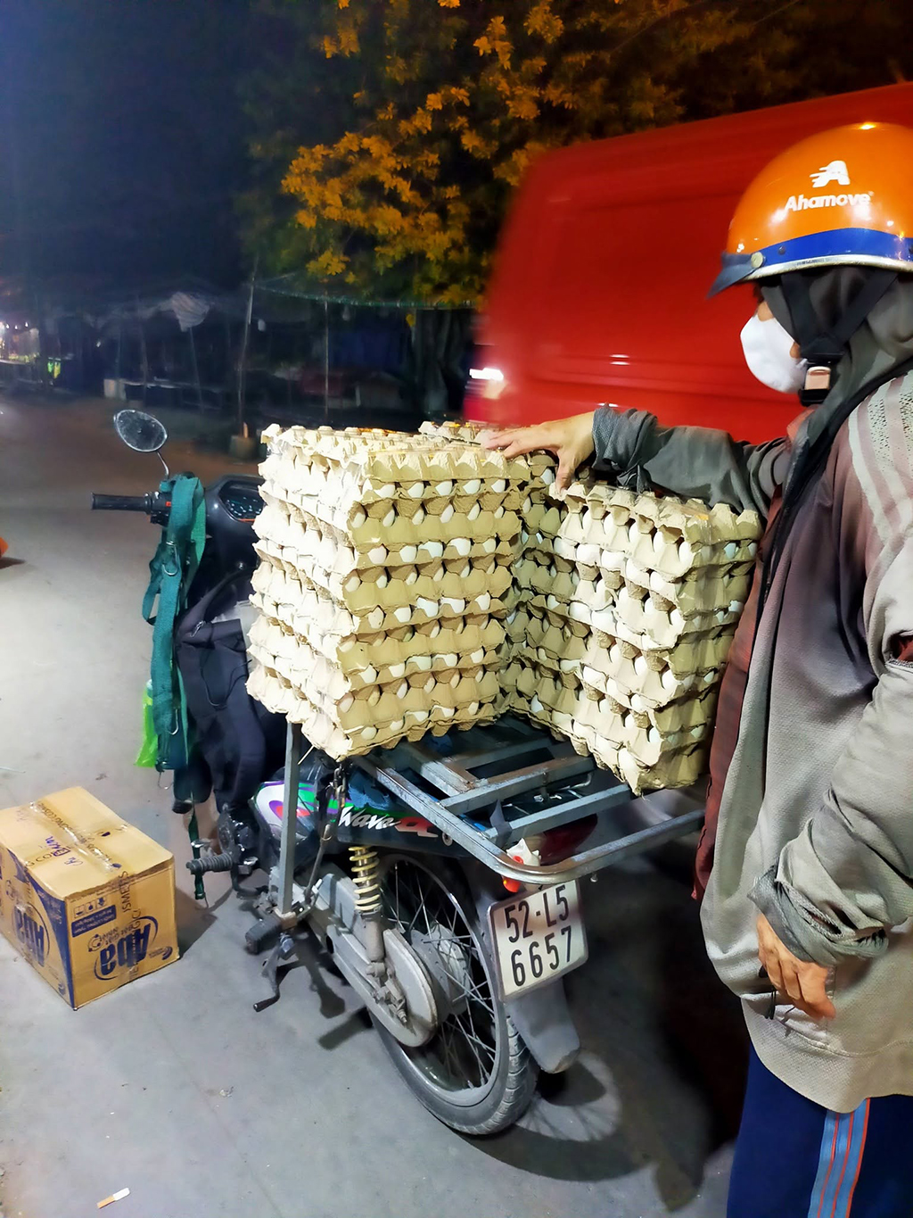 Giá trứng xuống đáy, người chăn nuôi điêu đứng- Ảnh 2. Giá trứng xuống đáy, người chăn nuôi điêu đứng- Ảnh 2.