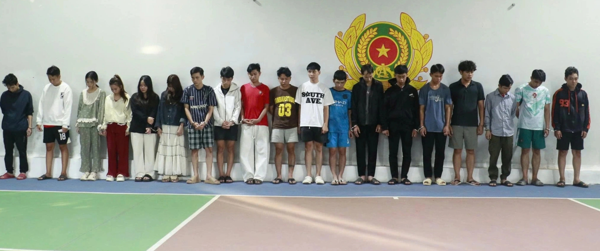 Triệt phá nhóm đánh bạc qua mạng và rửa tiền hàng triệu USD - Ảnh 2.