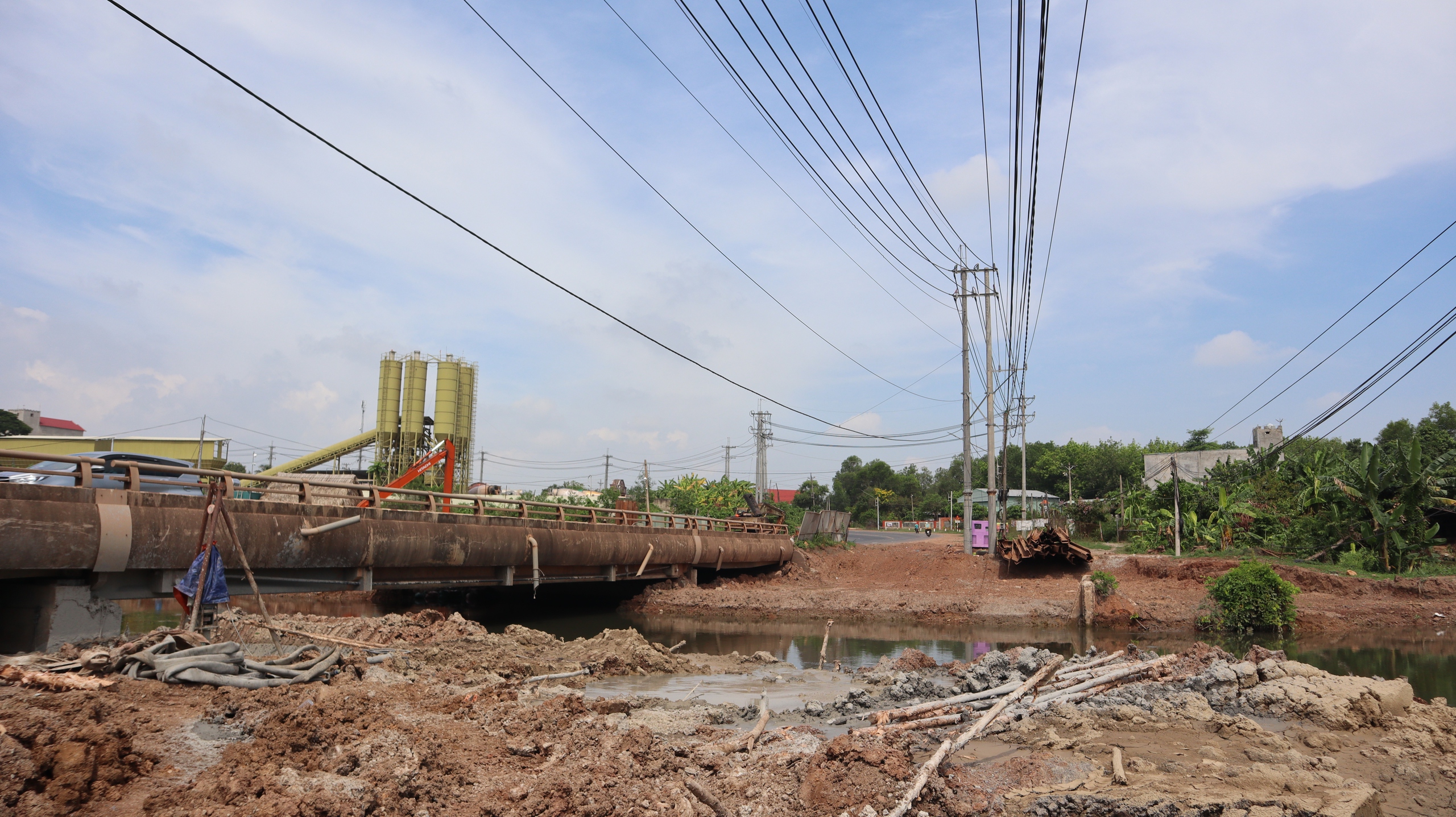 Nâng cấp, mở rộng quốc lộ 14: Gỡ vướng ranh mốc, đường điện sắp được di dời - Ảnh 3.