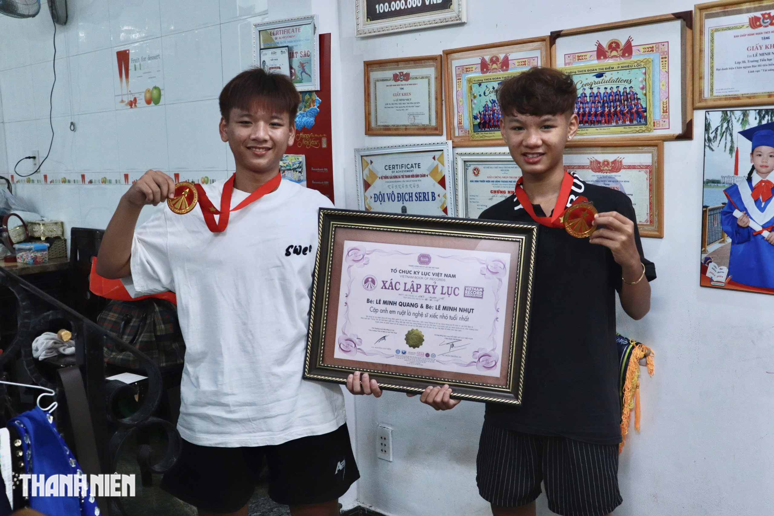 Hai anh em ruột biểu diễn xiếc: Từng đạt kỷ lục Việt Nam lúc 5 tuổi - Ảnh 3.