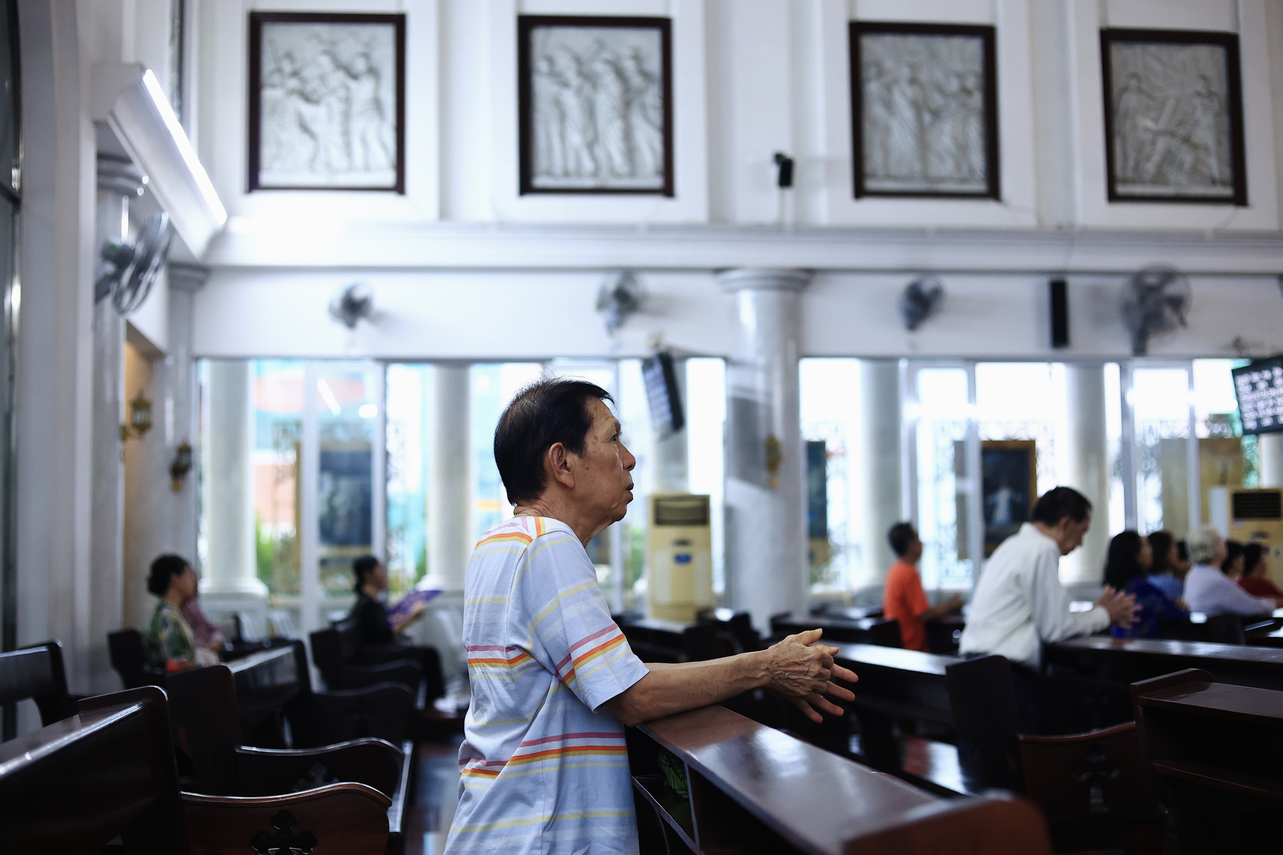 Nhà thờ 5 tháp vòm như 'cung điện' ở TP.HCM, có tượng Đức Mẹ bằng đồng đen- Ảnh 7. Nhà thờ 5 tháp vòm như 'cung điện' ở TP.HCM, có tượng Đức Mẹ bằng đồng đen- Ảnh 7.
