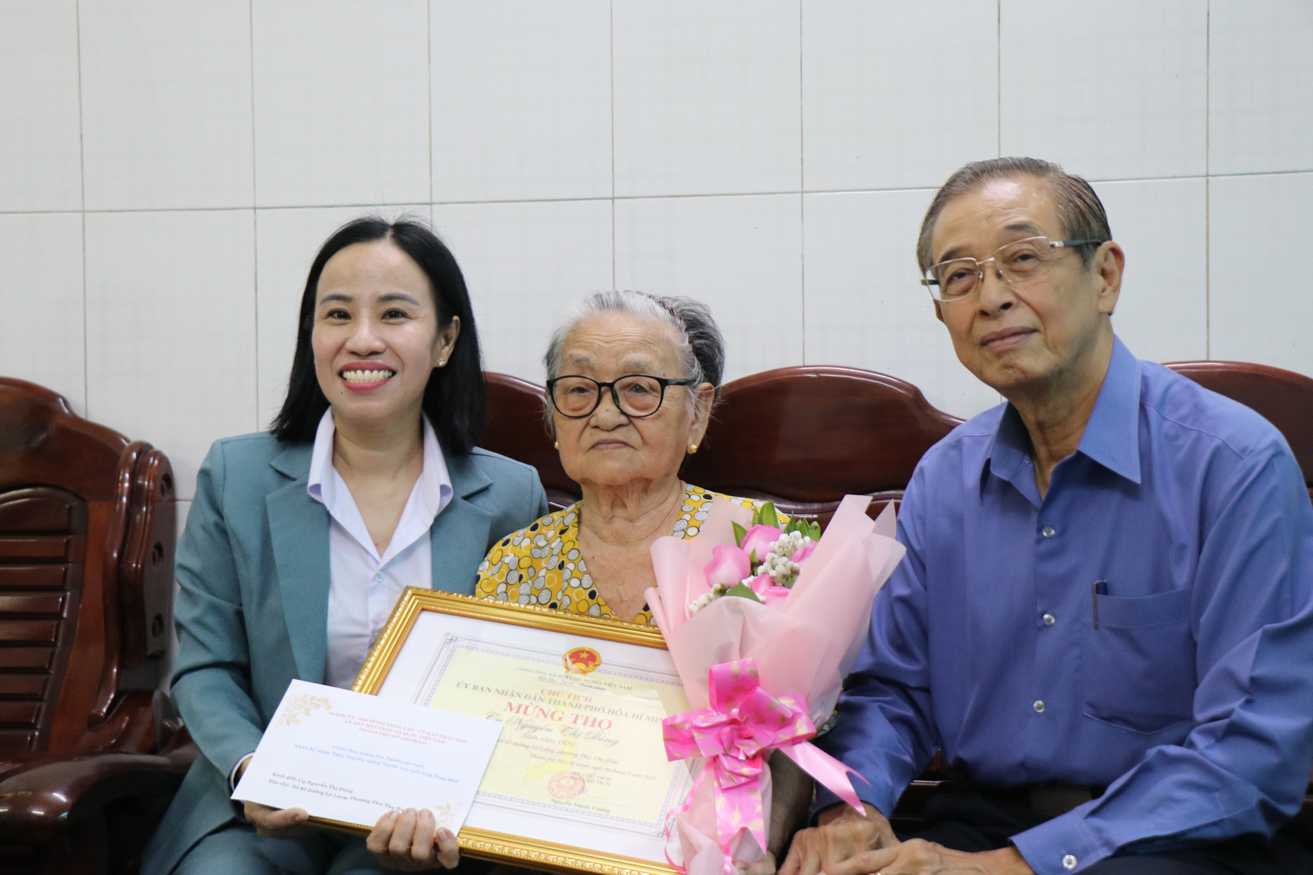 Lãnh đạo TP.HCM thăm, chúc thọ người cao tuổi tiêu biểu - Ảnh 3.