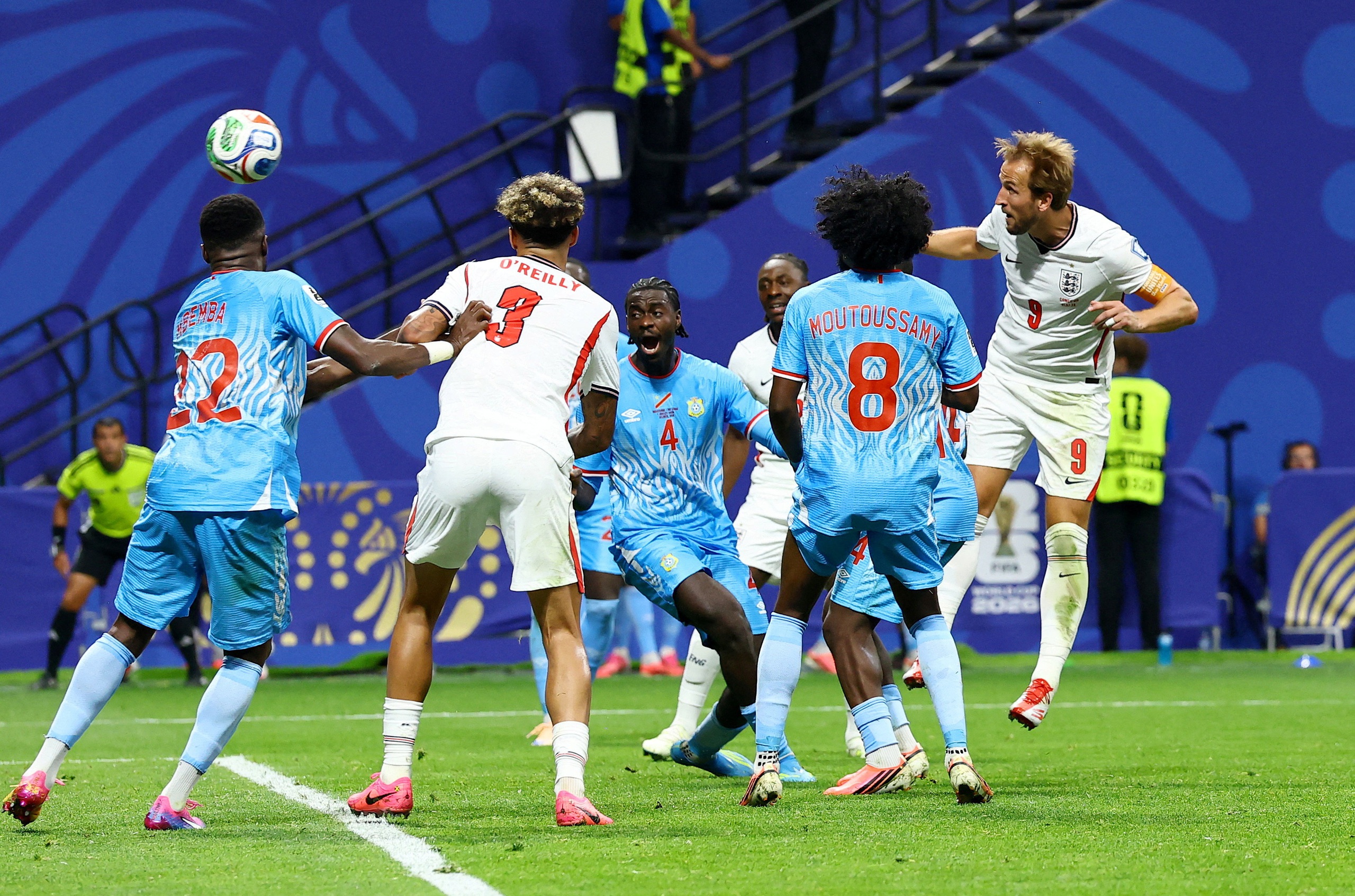 Harry Kane thể hiện đẳng cấp siêu sao, đẩy cuộc đua Vua phá lưới lên cao trào- Ảnh 3.