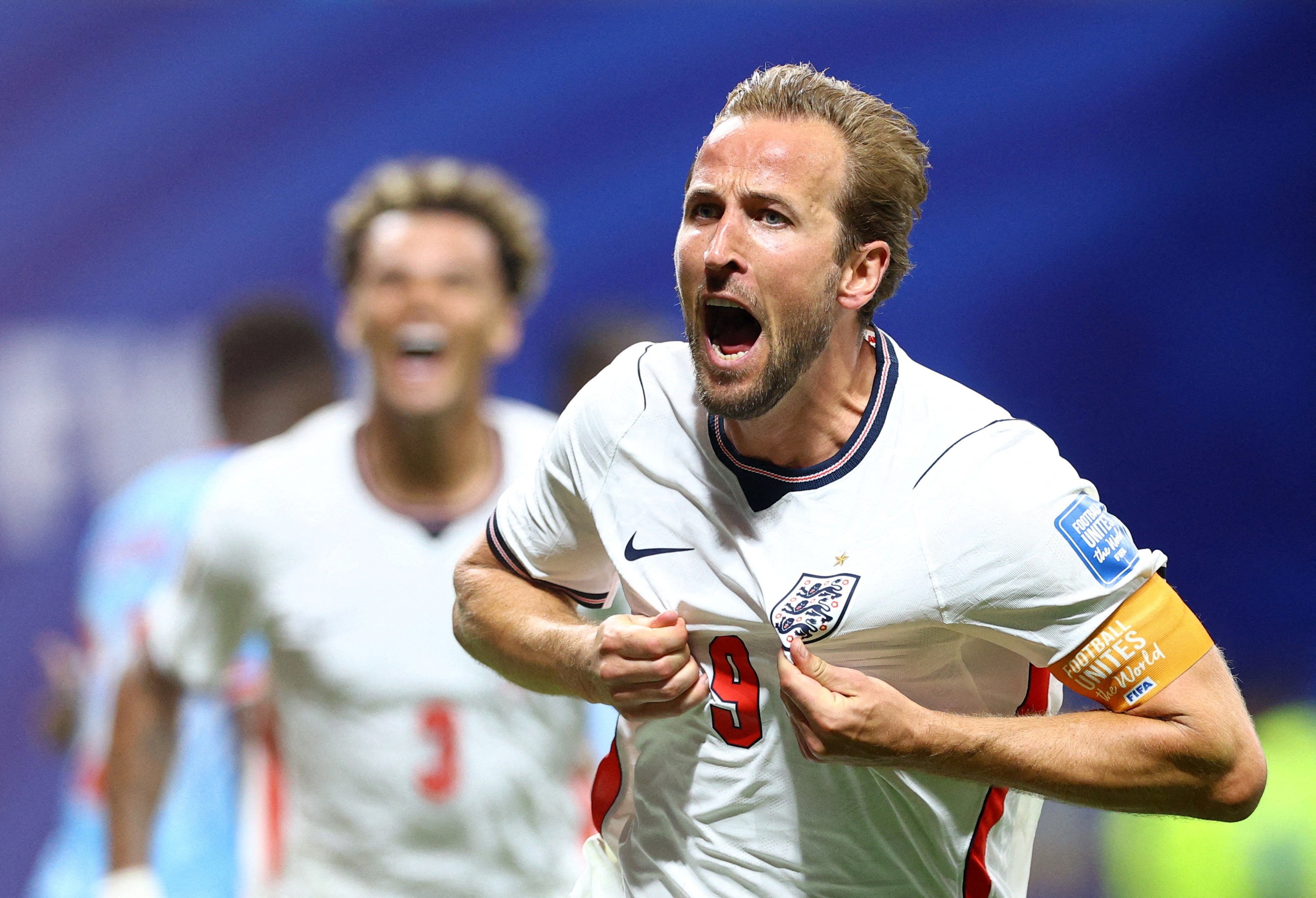 Harry Kane thể hiện đẳng cấp siêu sao, đẩy cuộc đua Vua phá lưới lên cao trào- Ảnh 4.
