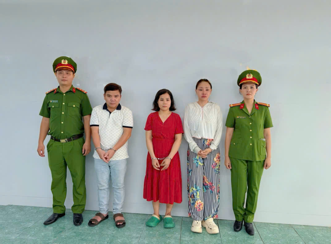 Vụ truyền trắng da làm chết người ở TP.HCM: Công an bắt giam 3 bị can - Ảnh 1.