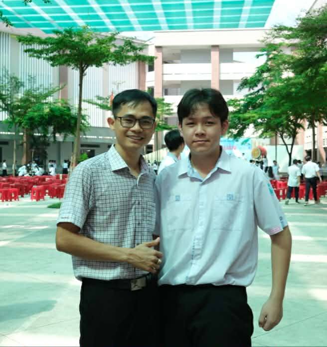 Th&agrave;nh Danh trở th&agrave;nh thủ khoa THPT TP.HCM với b&iacute; quyết đặc biệt - Ảnh 2.