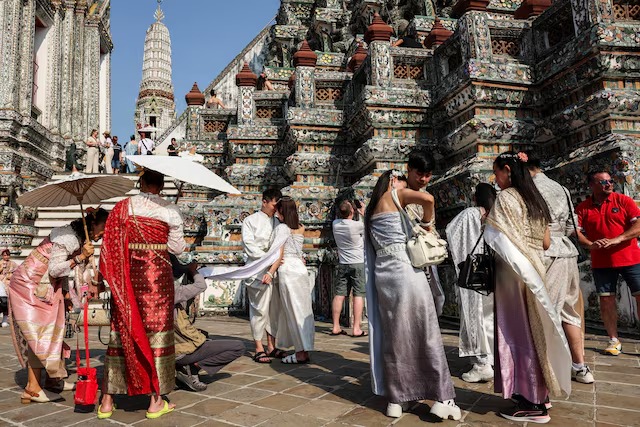 B&aacute;o Th&aacute;i Lan chỉ tr&iacute;ch du kh&aacute;ch quốc tế l&agrave;m 'hư hỏng' Bangkok - Ảnh 1.