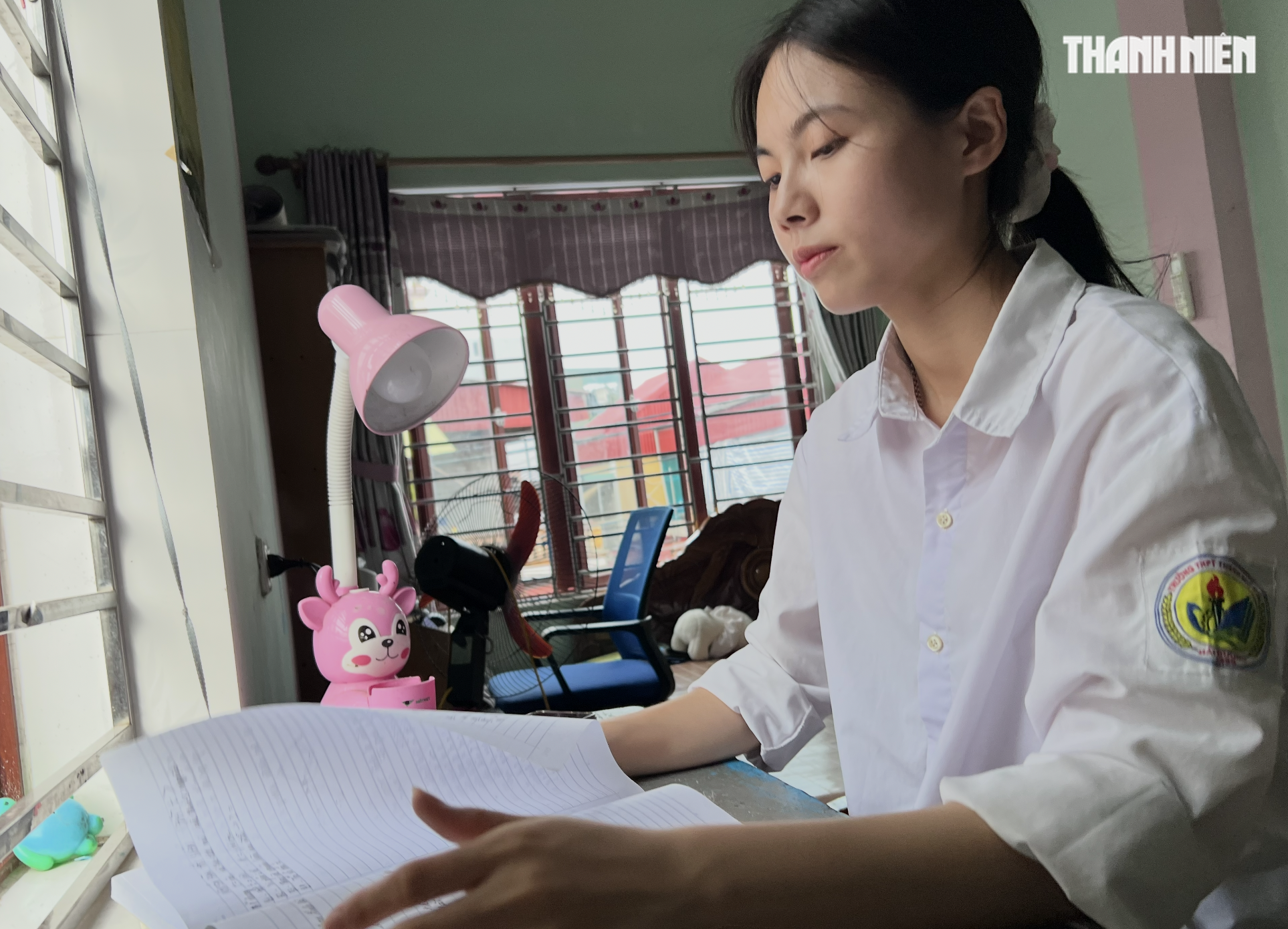 Thủ khoa toàn quốc thi tốt nghiệp THPT: Ý chí sắt đá, muốn làm giáo viên toán- Ảnh 1.