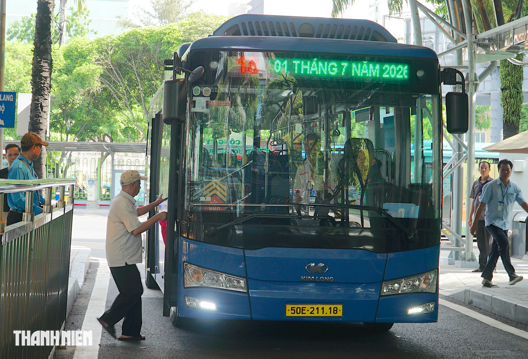 Ngày đầu miễn phí vé xe buýt ở TP.HCM: Tiết kiệm được chi phí đi lại - Ảnh 1.