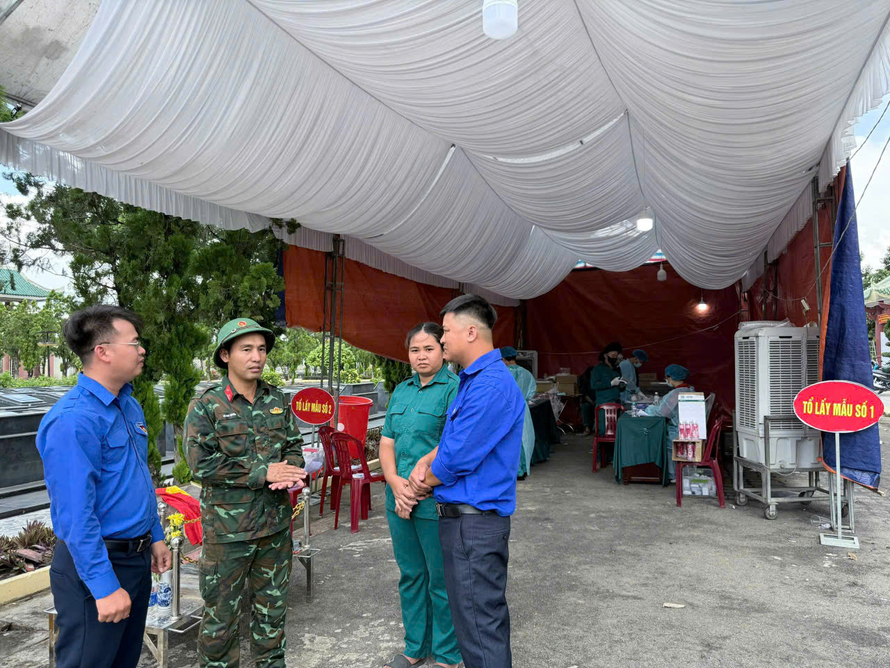 Tìm thấy nhiều di vật, ảnh trong mộ liệt sĩ tại nghĩa trang liệt sĩ Trảng Bom - Ảnh 14.