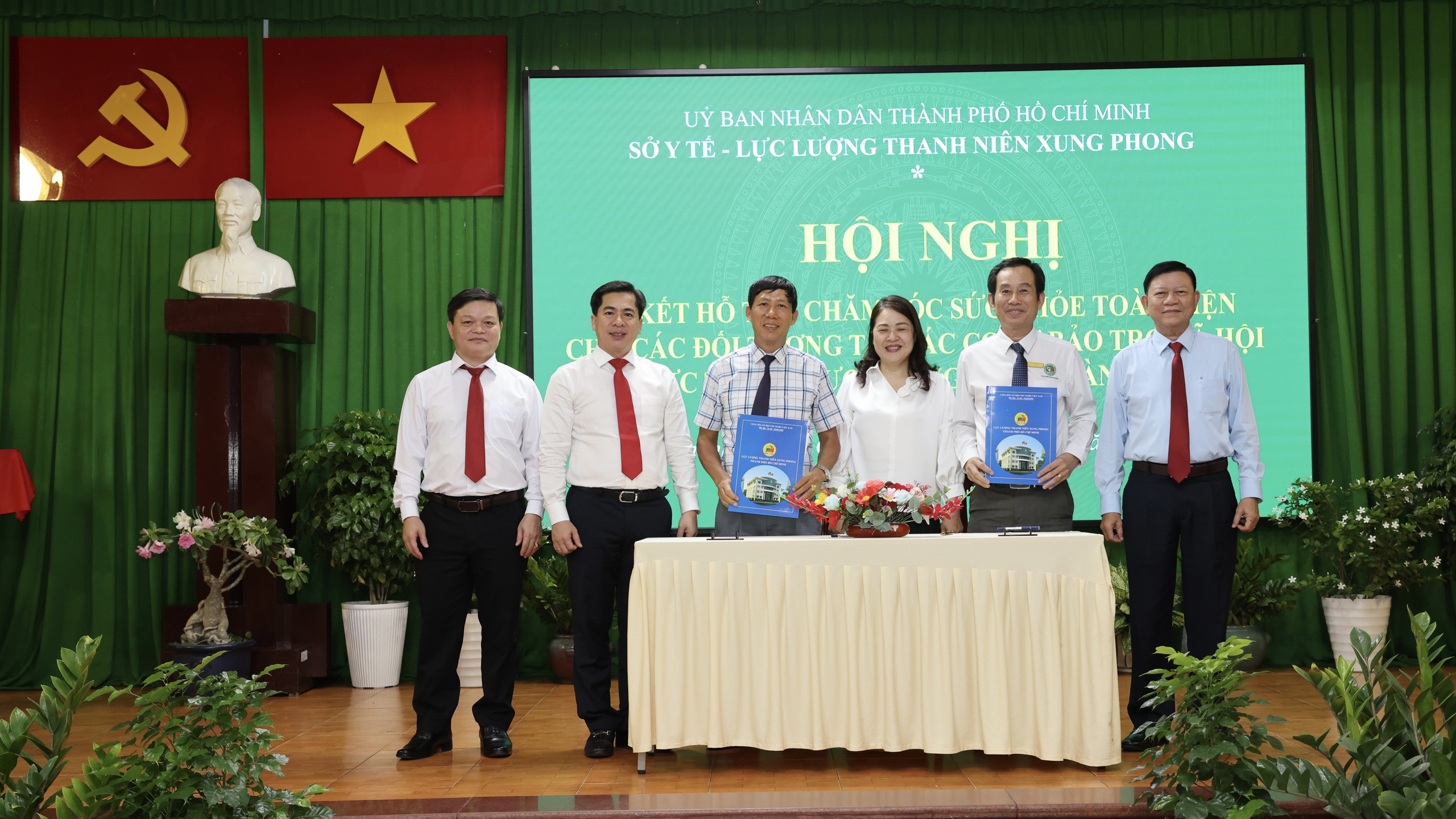 4 bệnh viện TP.HCM hỗ trợ chăm sóc sức khỏe cho trẻ em ở cơ sở bảo trợ- Ảnh 2.