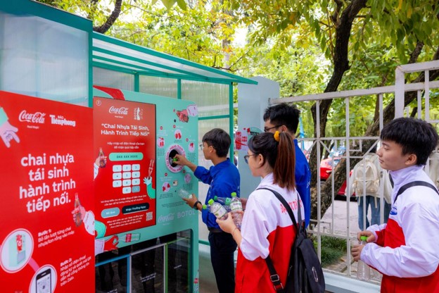 Coca-Cola Việt Nam ph&aacute;t triển kinh doanh song h&agrave;nh tr&aacute;ch nhiệm x&atilde; hội- Ảnh 3.