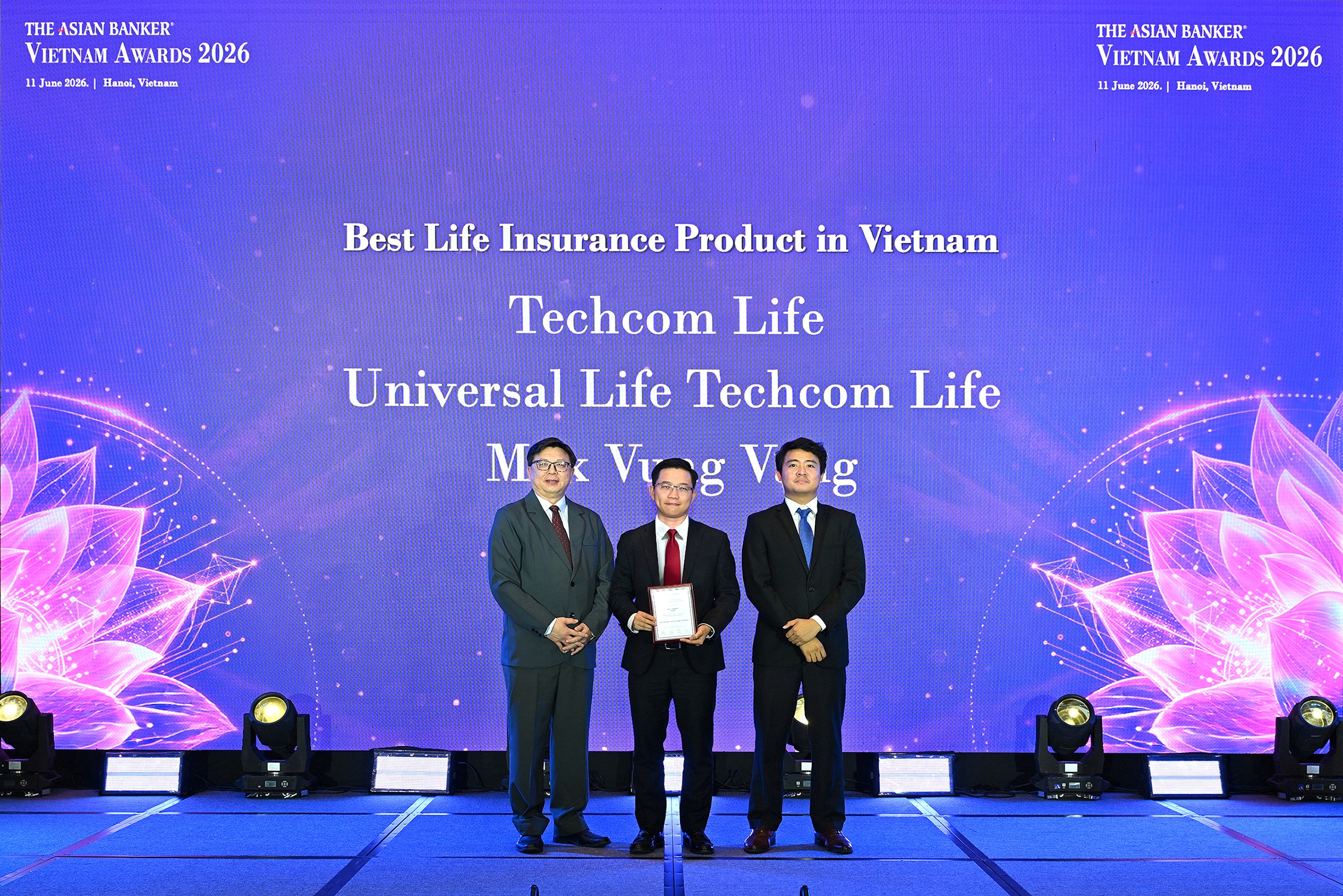 Techcom Life: Cú đúp giải thưởng The Asian Banker và dấu ấn 'Quán quân Ngân hàng số'- Ảnh 1.