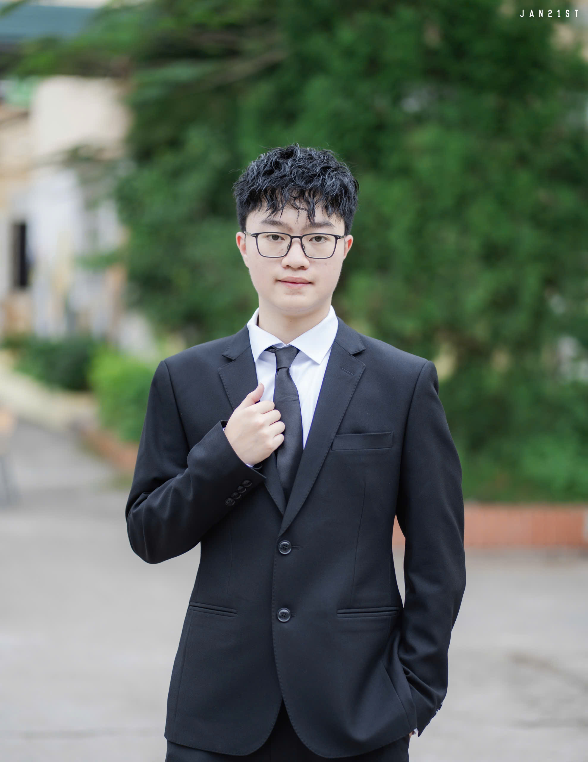 Thủ khoa vùng biên: 'Em chưa bao giờ học quá 12 giờ đêm'- Ảnh 1.