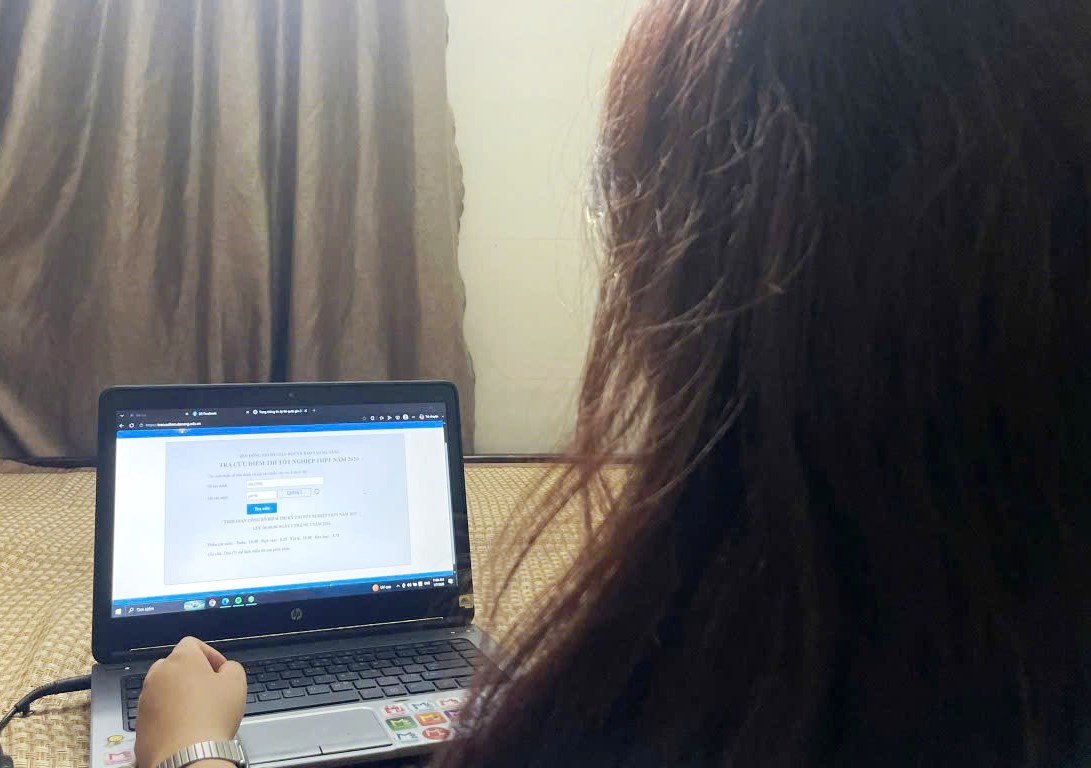 Nữ sinh Đà Nẵng đoạt cú đúp thủ khoa: 'Học phải hiểu gốc rễ vấn đề'- Ảnh 1.
