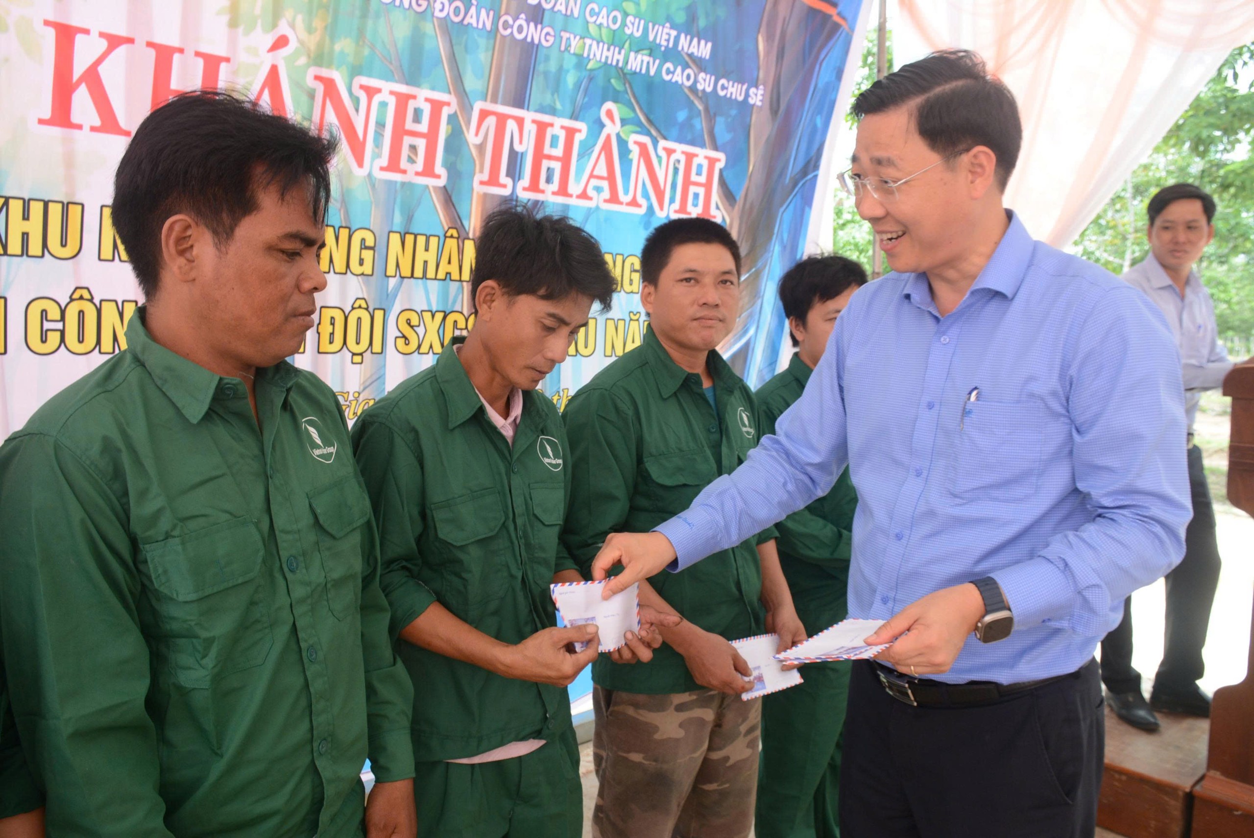 Cao su Chư Sê khánh thành khu nhà ở tập thể cho gia đình công nhân- Ảnh 1.