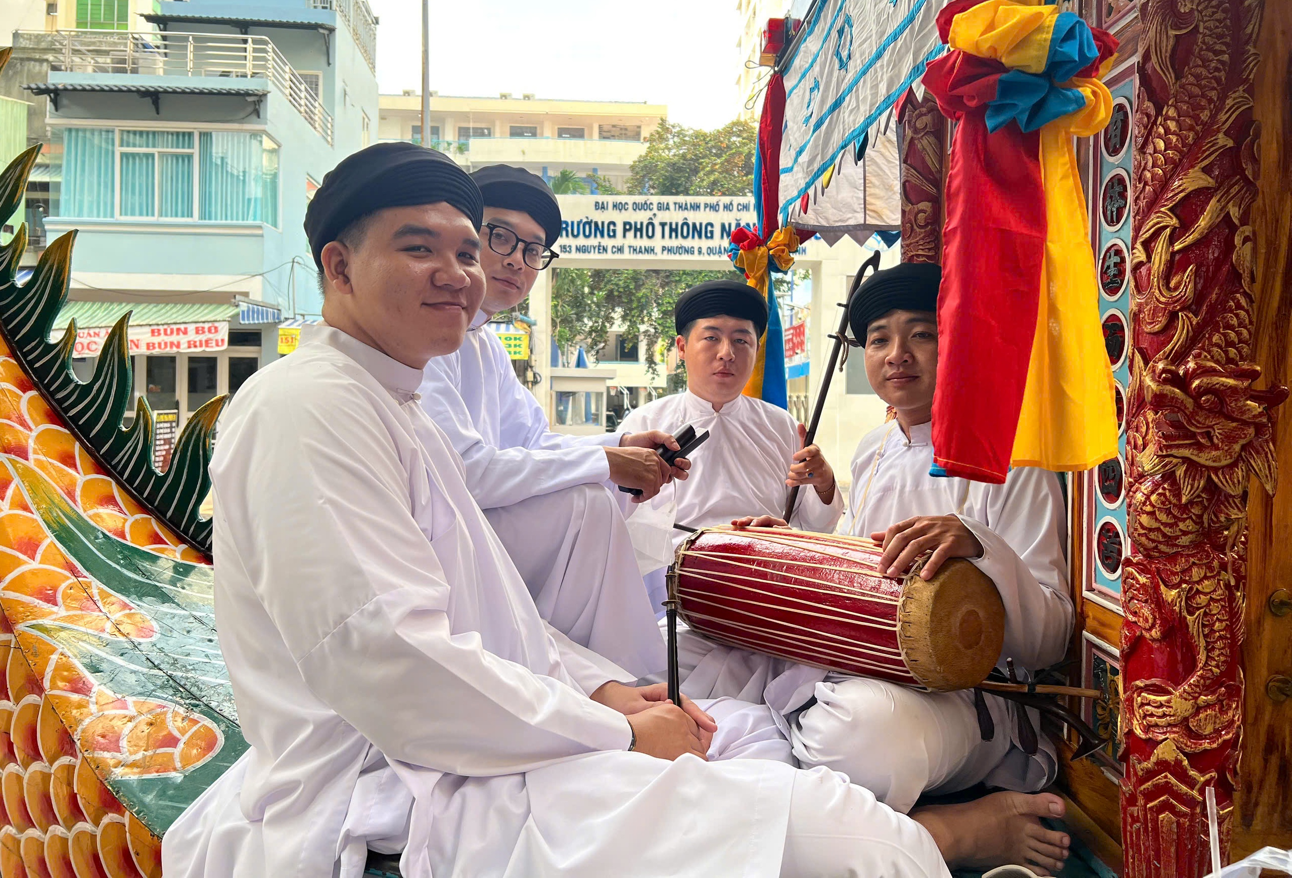Đem đạo vào đời: Những đạo tỳ mai táng ‘nghiệp dư’ ở Thánh thất Cao Đài - Ảnh 6.