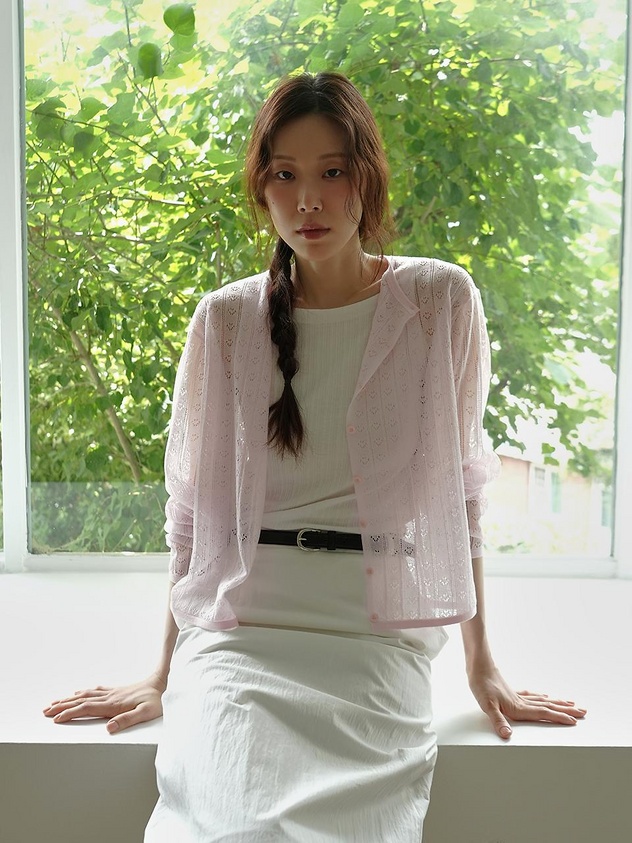 Áo cardigan trở lại mạnh mẽ với phong cách phóng khoáng, thời thượng- Ảnh 2.
