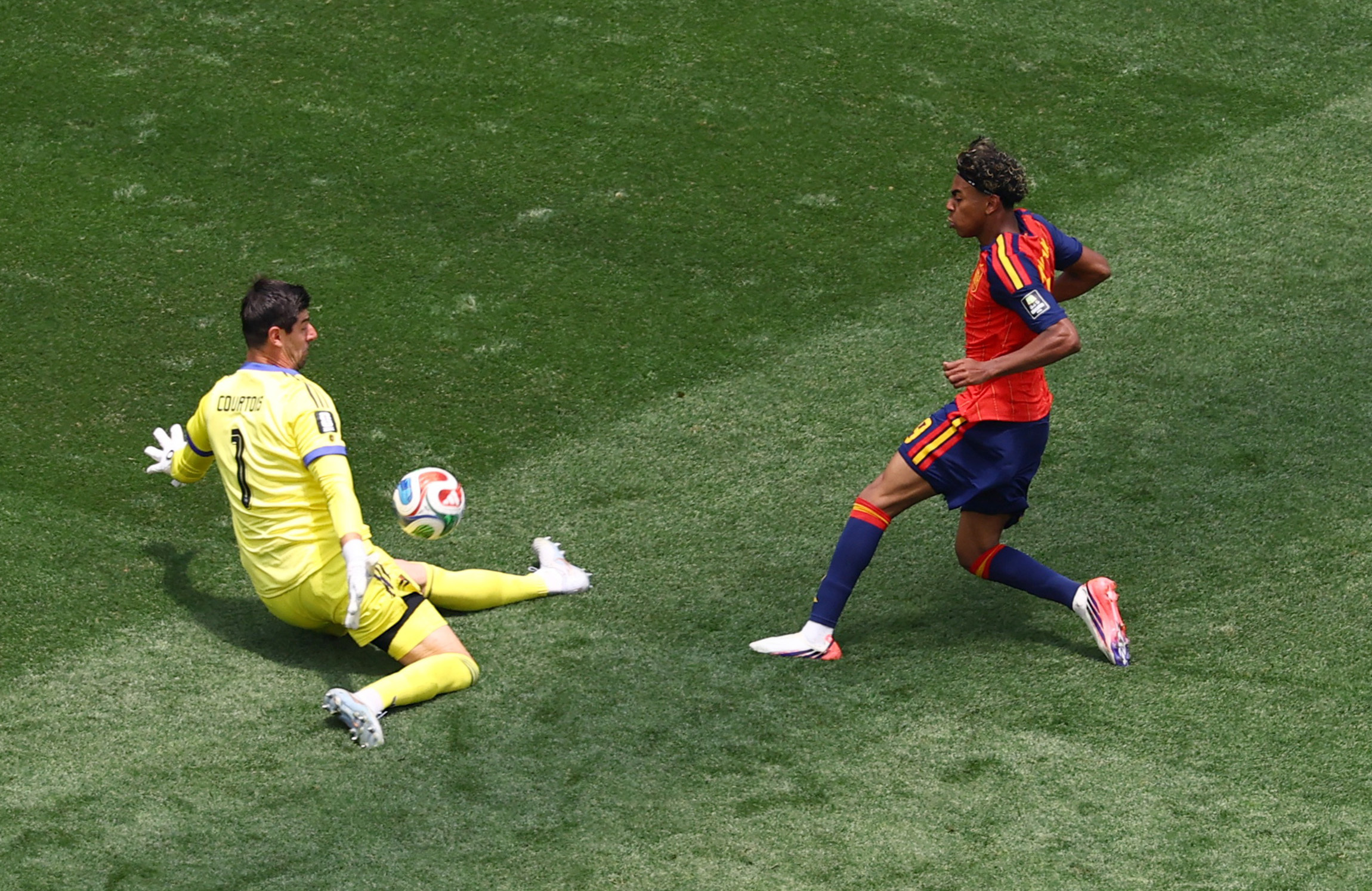 Courtois bật khóc khi chia tay World Cup theo kịch bản cay đắng nhất - Ảnh 1.