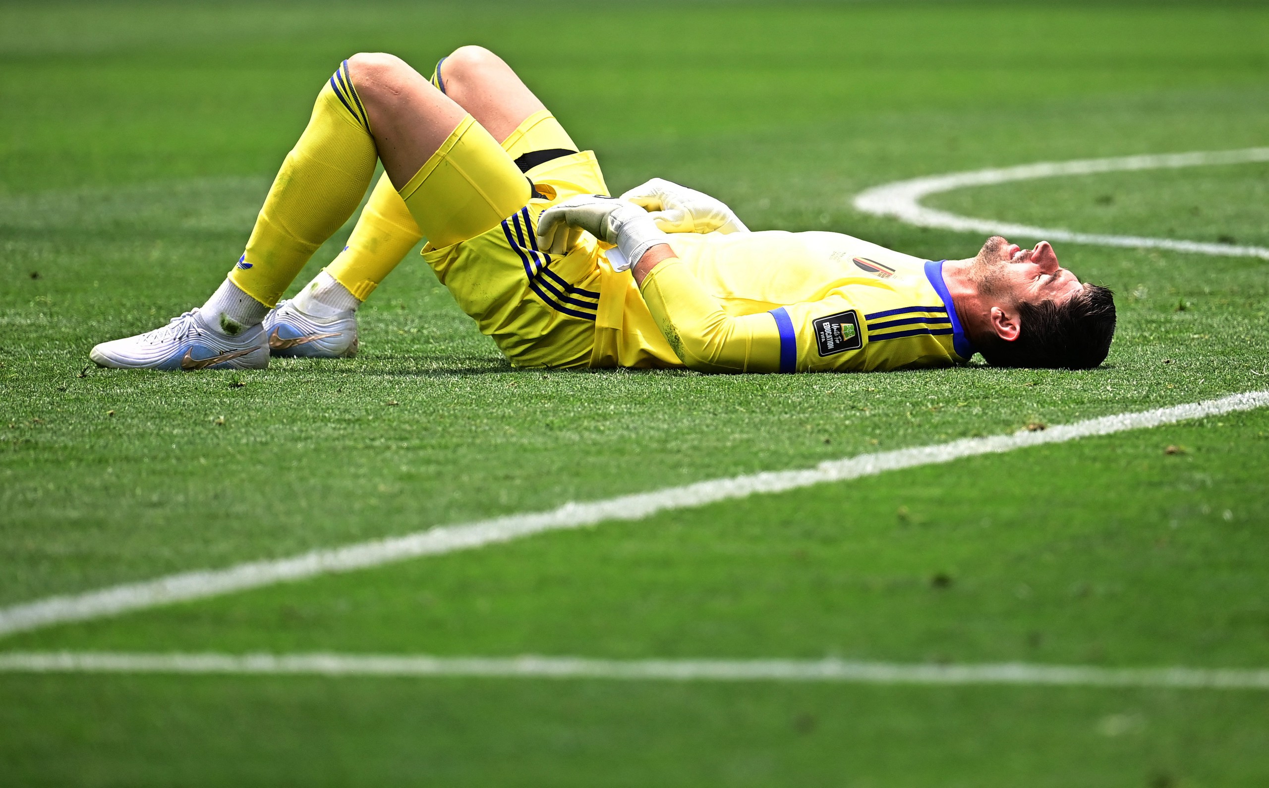 Courtois bật khóc khi chia tay World Cup theo kịch bản cay đắng nhất - Ảnh 5.