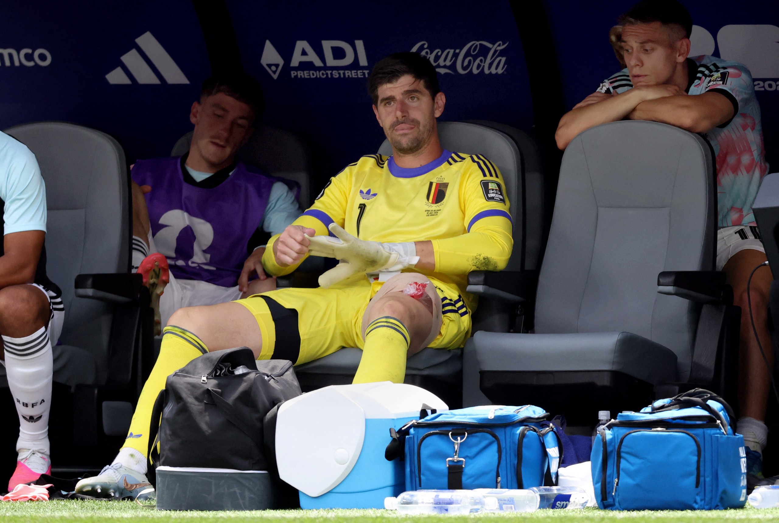 Courtois bật khóc khi chia tay World Cup theo kịch bản cay đắng nhất - Ảnh 8.