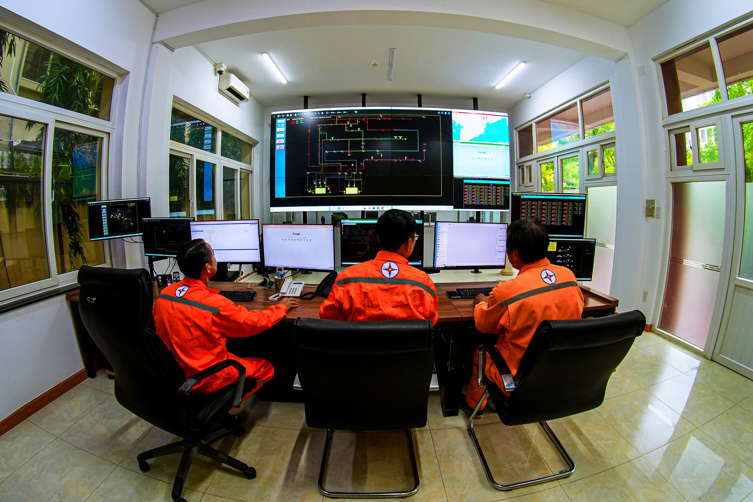 Ảnh dự thi: Mỗi người một c&ocirc;ng việc - Ảnh 4.