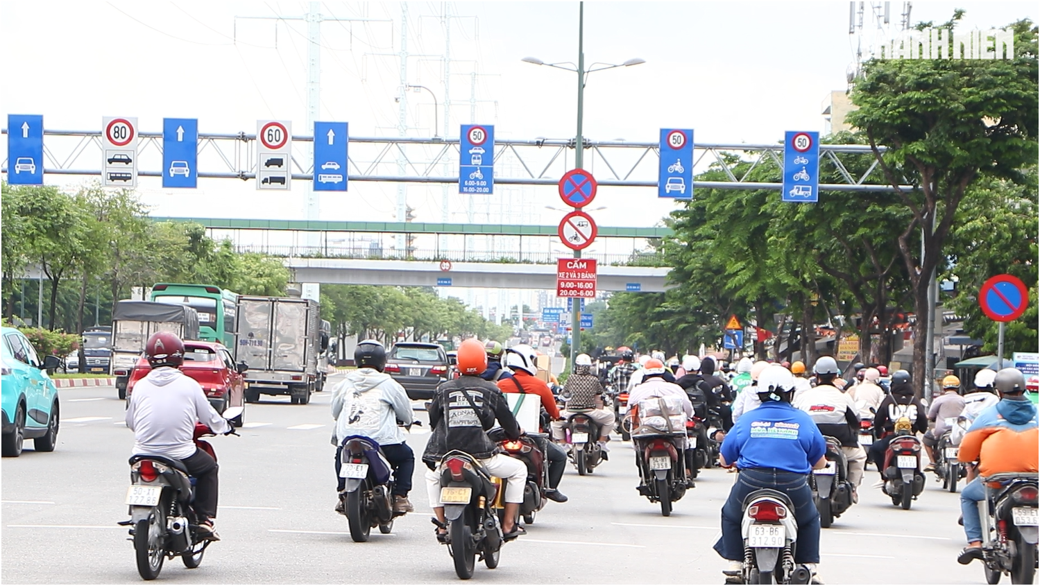 TP.HCM: Hơn 40 phút đi 7 km, đường Phạm Văn Đồng sắp đổi cách chia làn? - Ảnh 3.