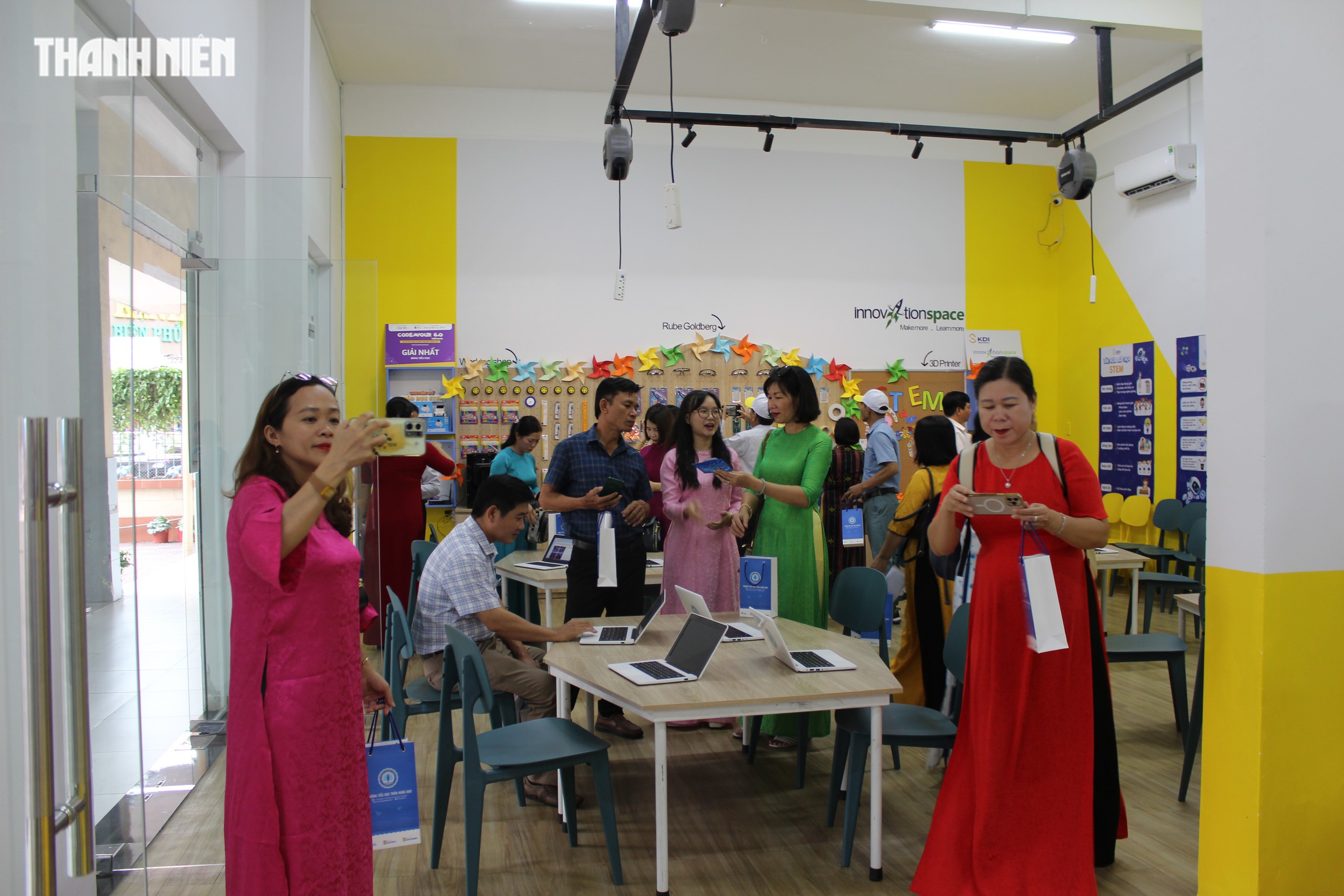 Bên trong ngôi trường đầu tiên ở TP.HCM dạy tiếng Anh tăng cường từ năm 1998 - Ảnh 11.