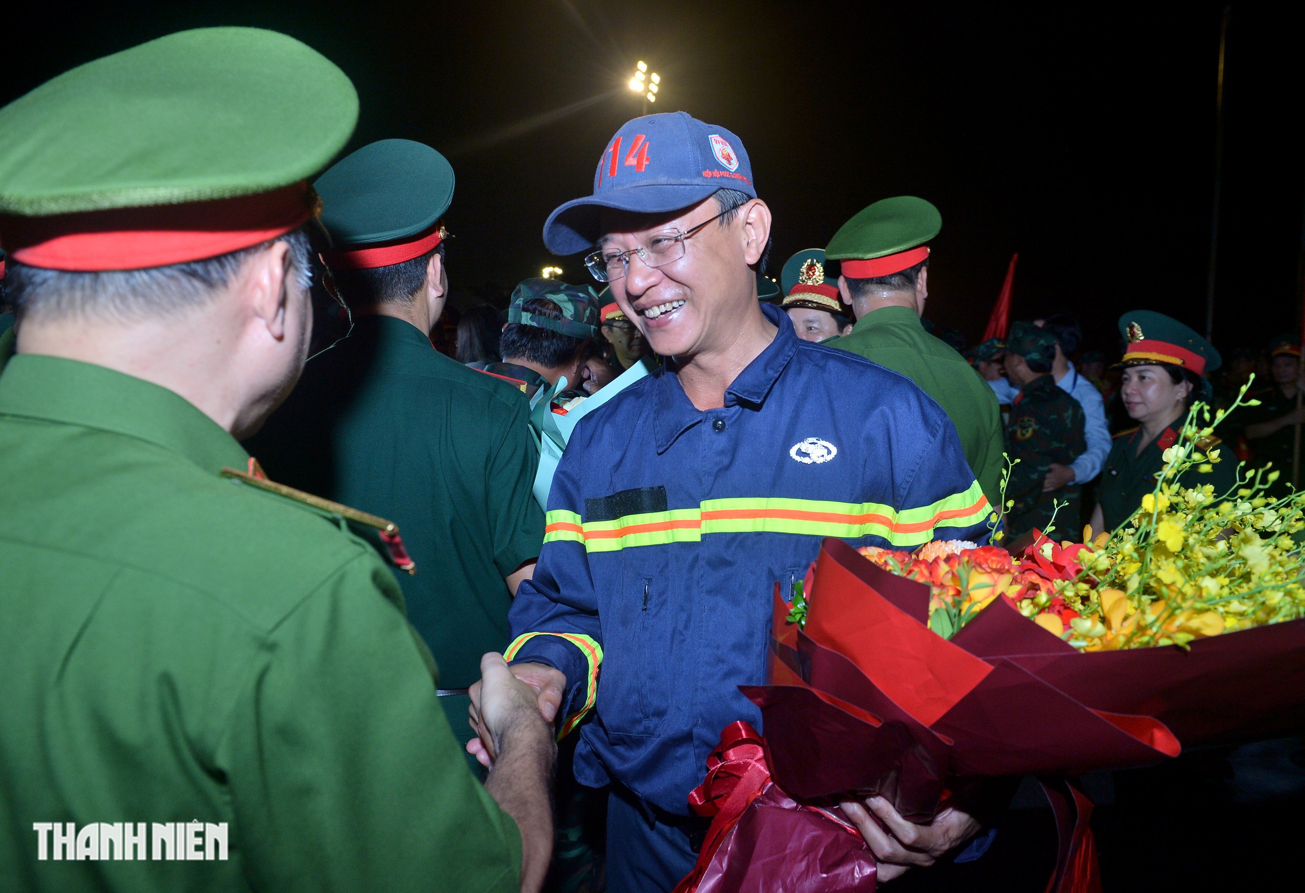 Đo&agrave;n cứu nạn Việt Nam trở về từ Venezuela, nhận lời cảm ơn đặc biệt tại Nội B&agrave;i- Ảnh 13.